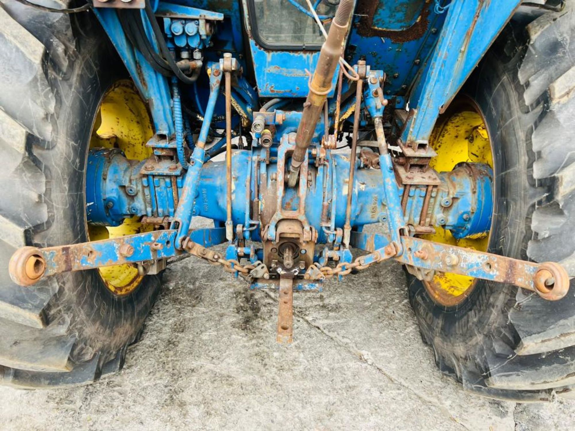 MASSEY FERGUSON 265 TRACTOR C/W REAR LINKAGE - Image 10 of 15