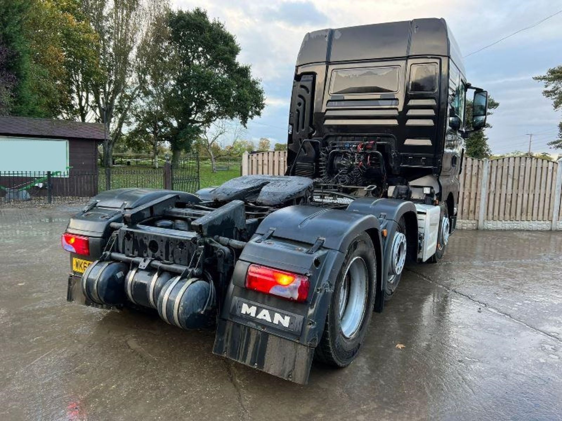 MAN TGX26.440 6X2 TRACTOR UNIT * YEAR 2016 * C/W MID LIFT - Image 7 of 20