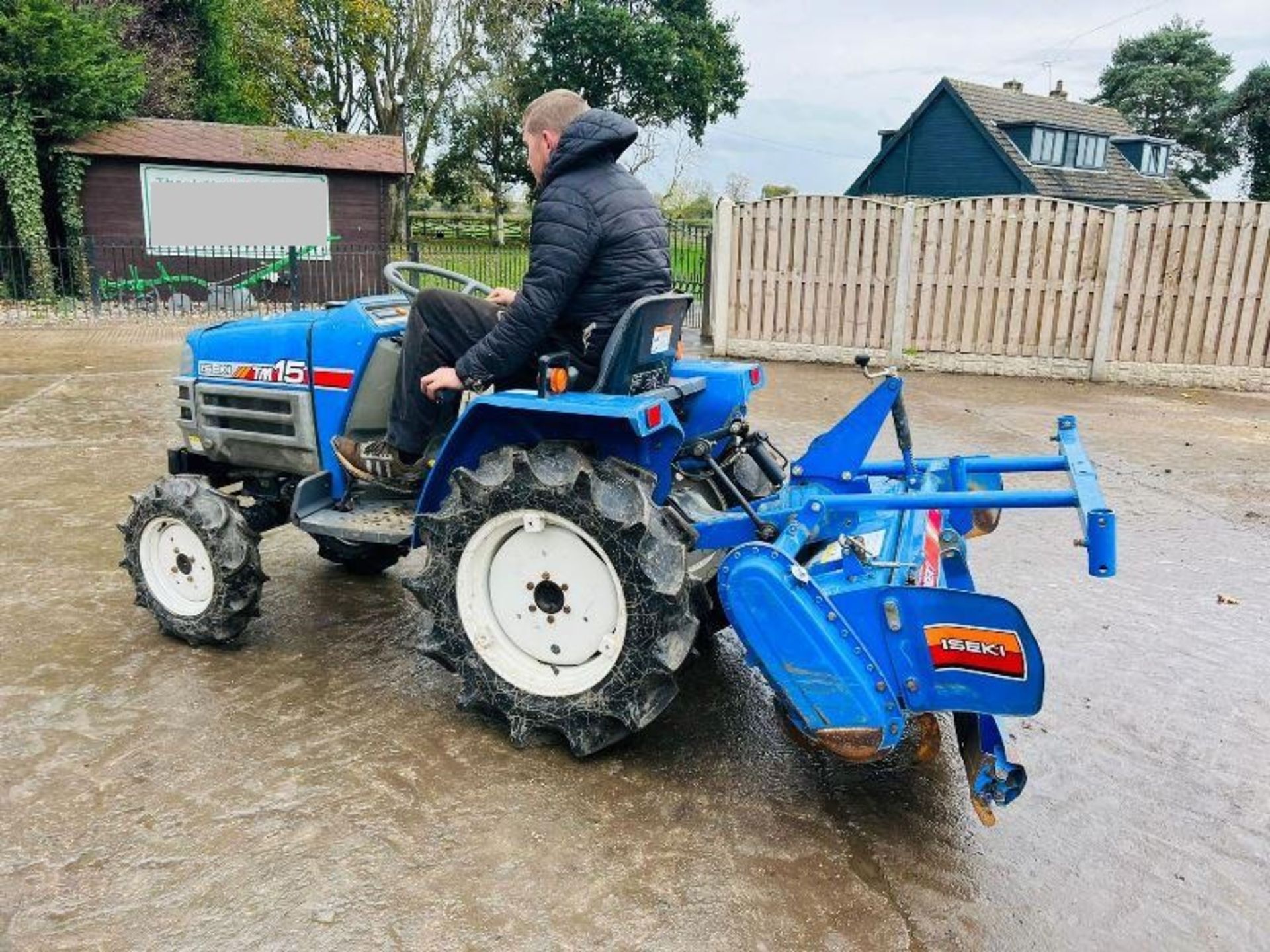 ISEKI TM15 4WD COMPACT TRACTOR C/W REAR ROTAVATOR - Image 5 of 12