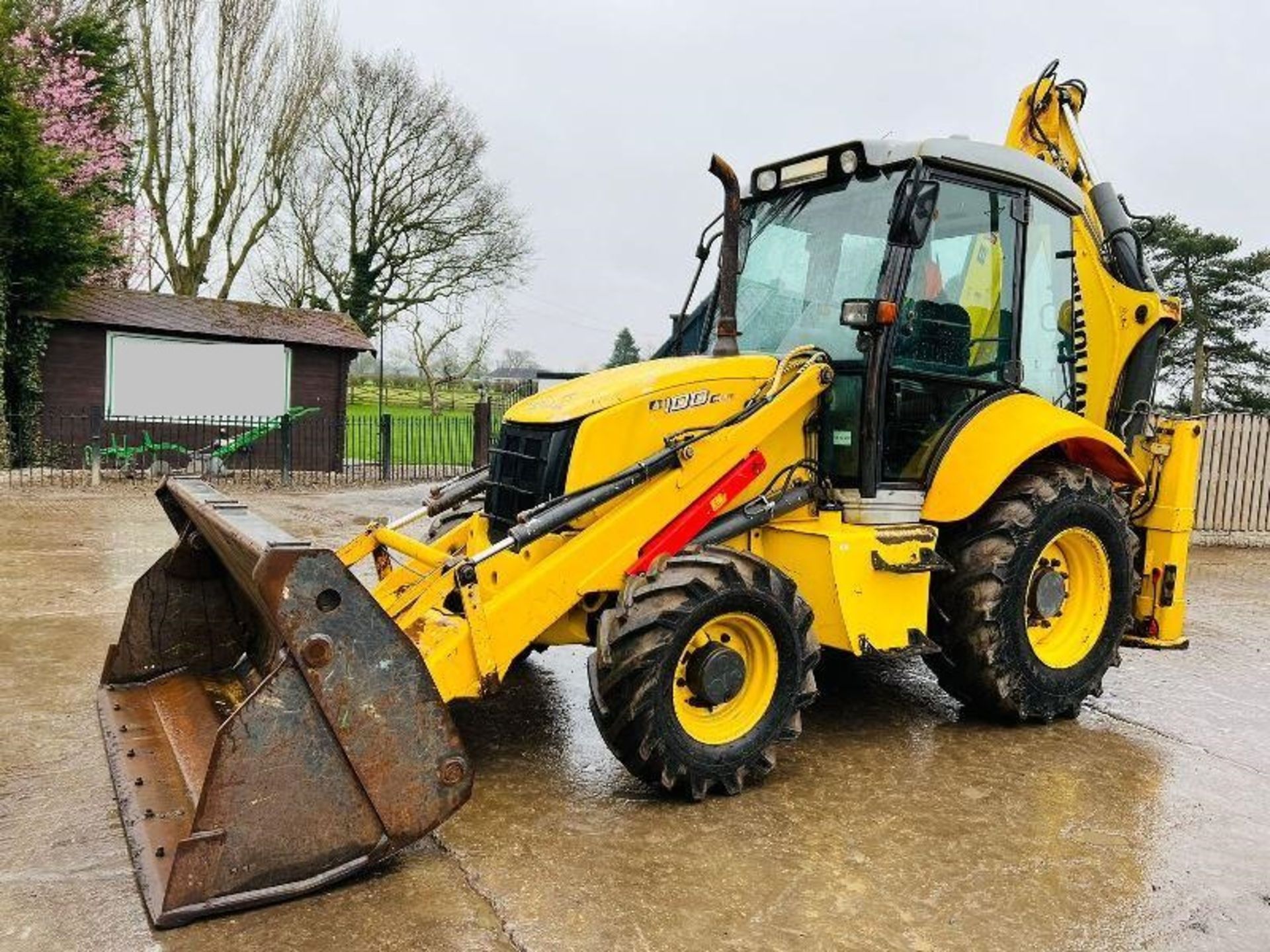 NEW HOLAND B100C 4WD BACKHOE DIGGER *YEAR 2012* C/W EXTENDING DIG - Image 2 of 17