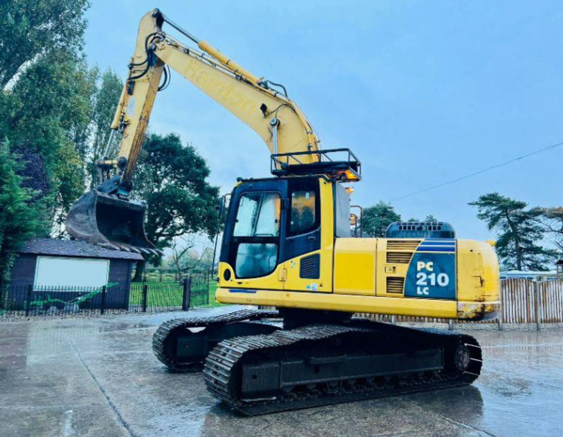 KOMATSU PC210LC-8 TRACKED EXCAVATOR * YEAR 2012 * C/W QUICK HITCH - Image 15 of 21