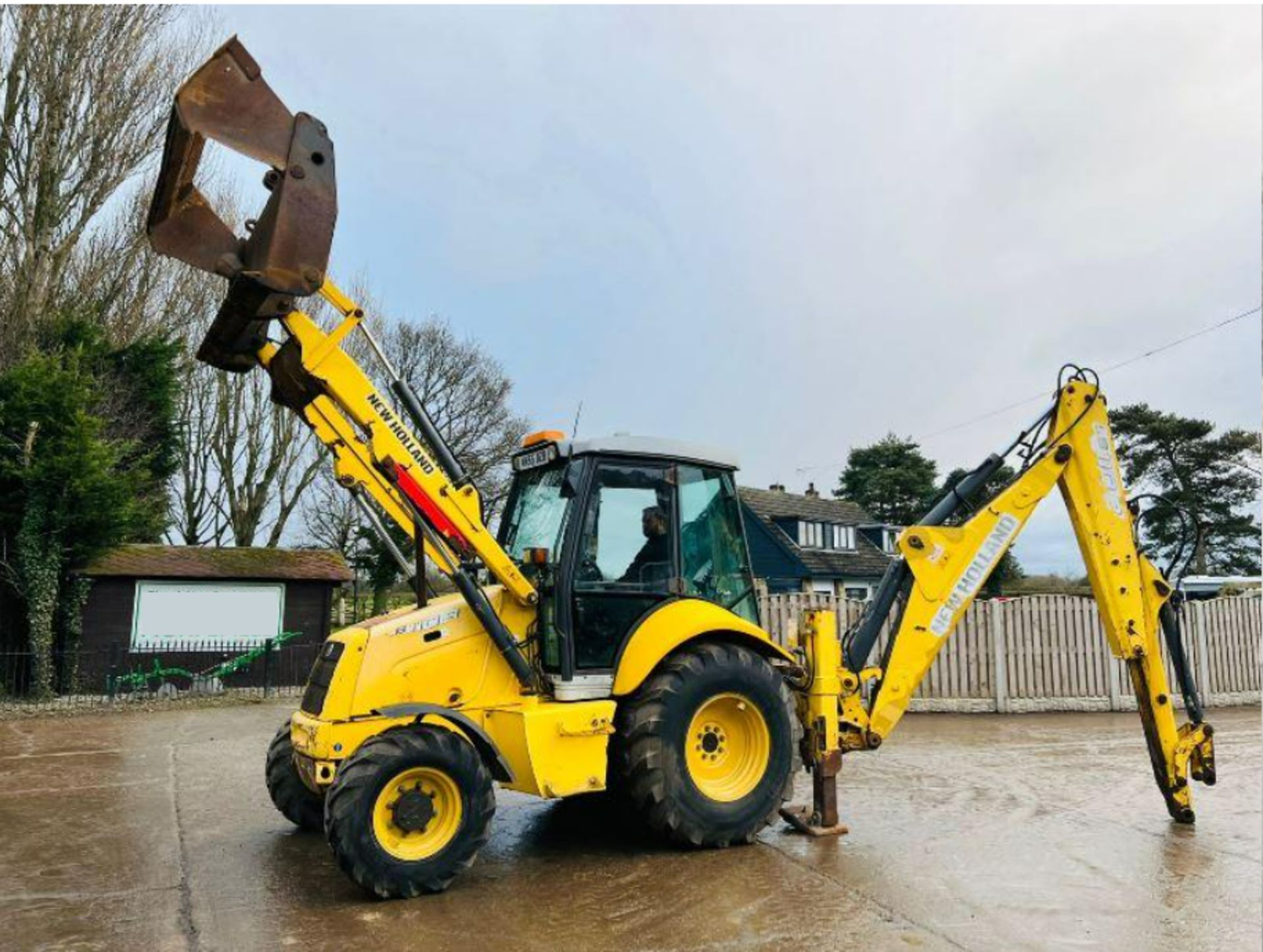 NEW HOLLAND LB110B-4PT 4WD BACKHOE DIGGER C/W ROBO CONTROLS - Image 7 of 12