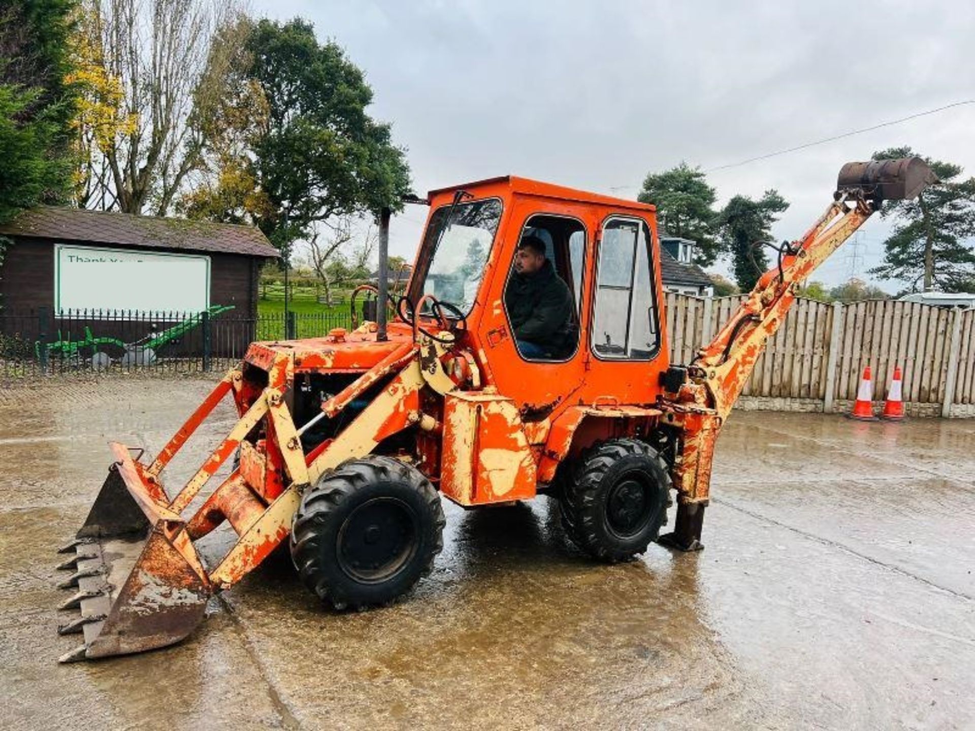 KUBOTA RW25 4WD BACKHOE DIGGER C/W KUBOTA ENGINE - Image 11 of 13