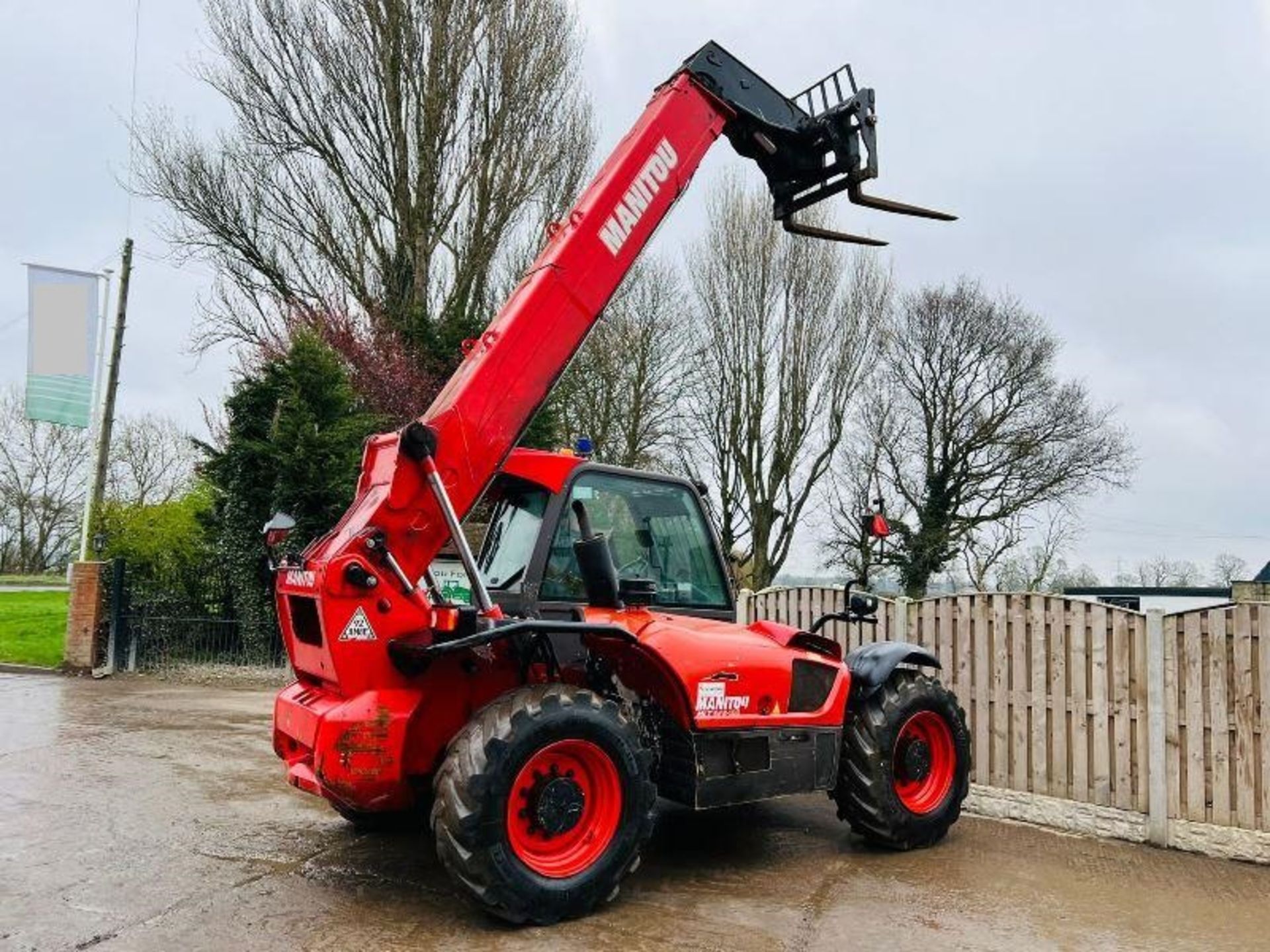 MANITOU MLT845-120 4WD TELEHANDLER *YEAR 2015* C/W PALLET TINES - Image 18 of 19