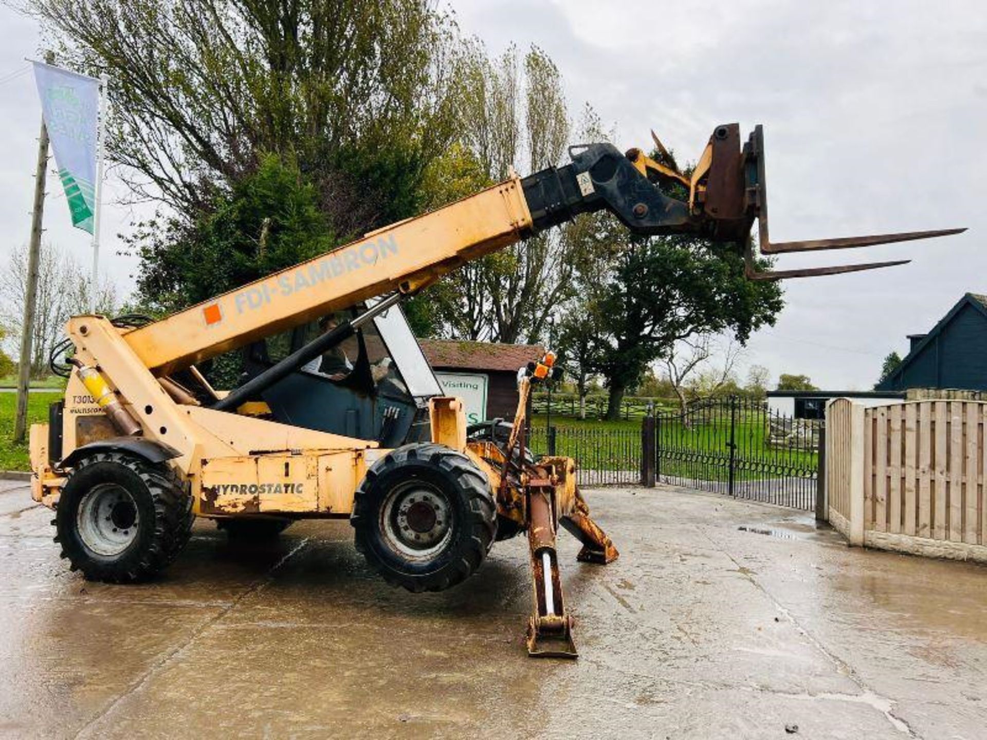 FDI-SAMBRON T30130 4WD TELEHANDLER * 13 METER REACH * C/W 2 X FRONT SUPPORT LEGS - Image 15 of 15