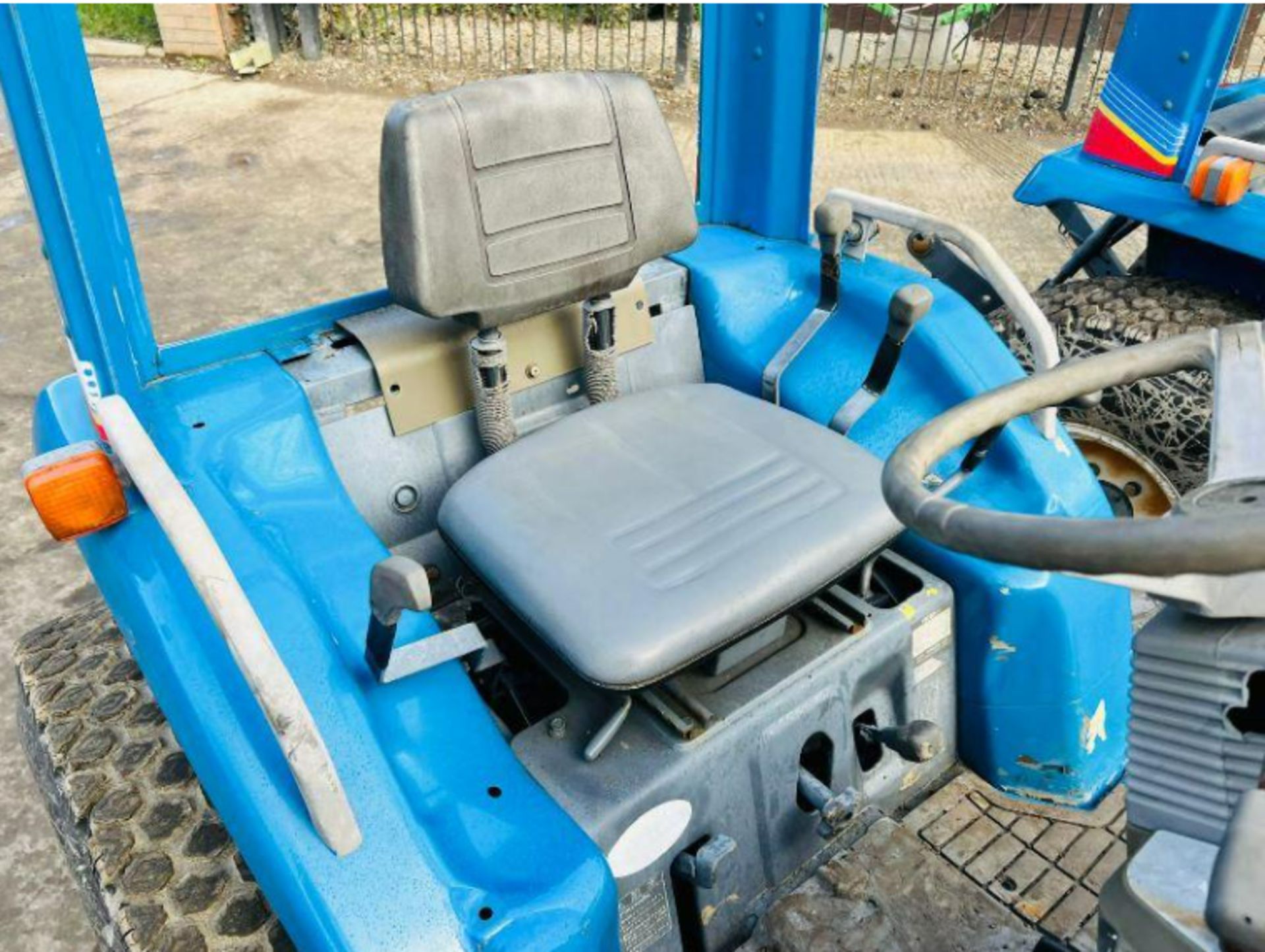 ISEKI TF17F 4WD COMPACT TRACTOR * CHOICE OF TWO - Image 7 of 14