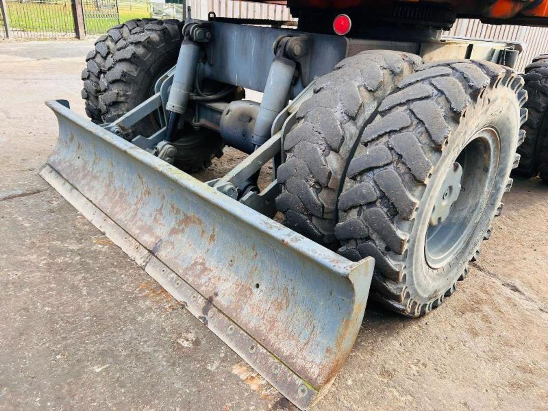 ATLAS 1404 4WD WHEELED EXCAVATOR C/W QUICK HITCH & BLADE - Image 6 of 14