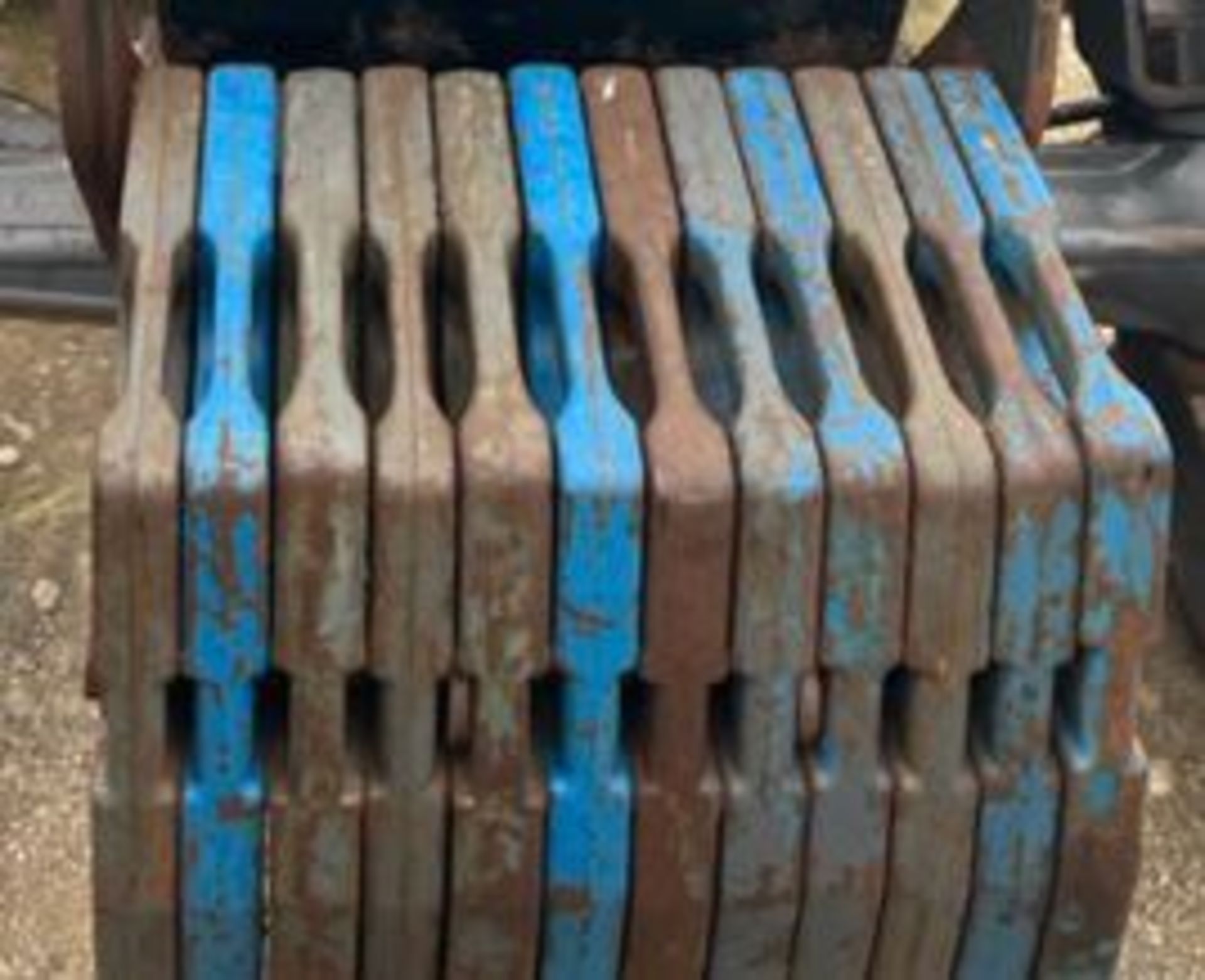 12 X 40KG FORD TRACTOR WEIGHTS SET