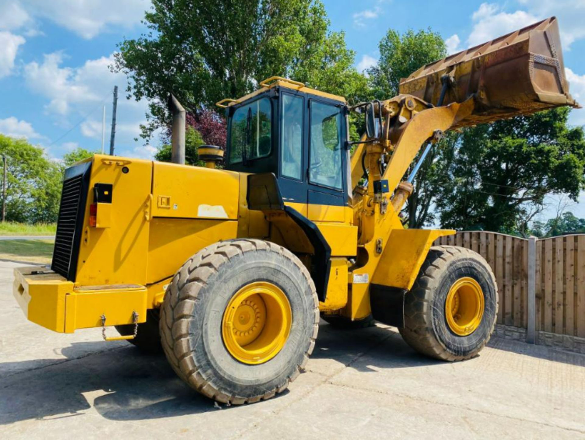 CATERPILLAR 950F 4WD LOADING SHOVEL C/W BUCKET - Image 5 of 18