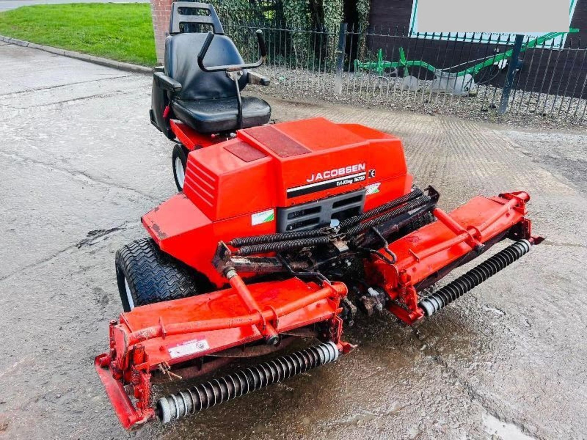 JACOBSEN TRI-KING 1672D 3 GANG LAWN MOWER - Image 12 of 16