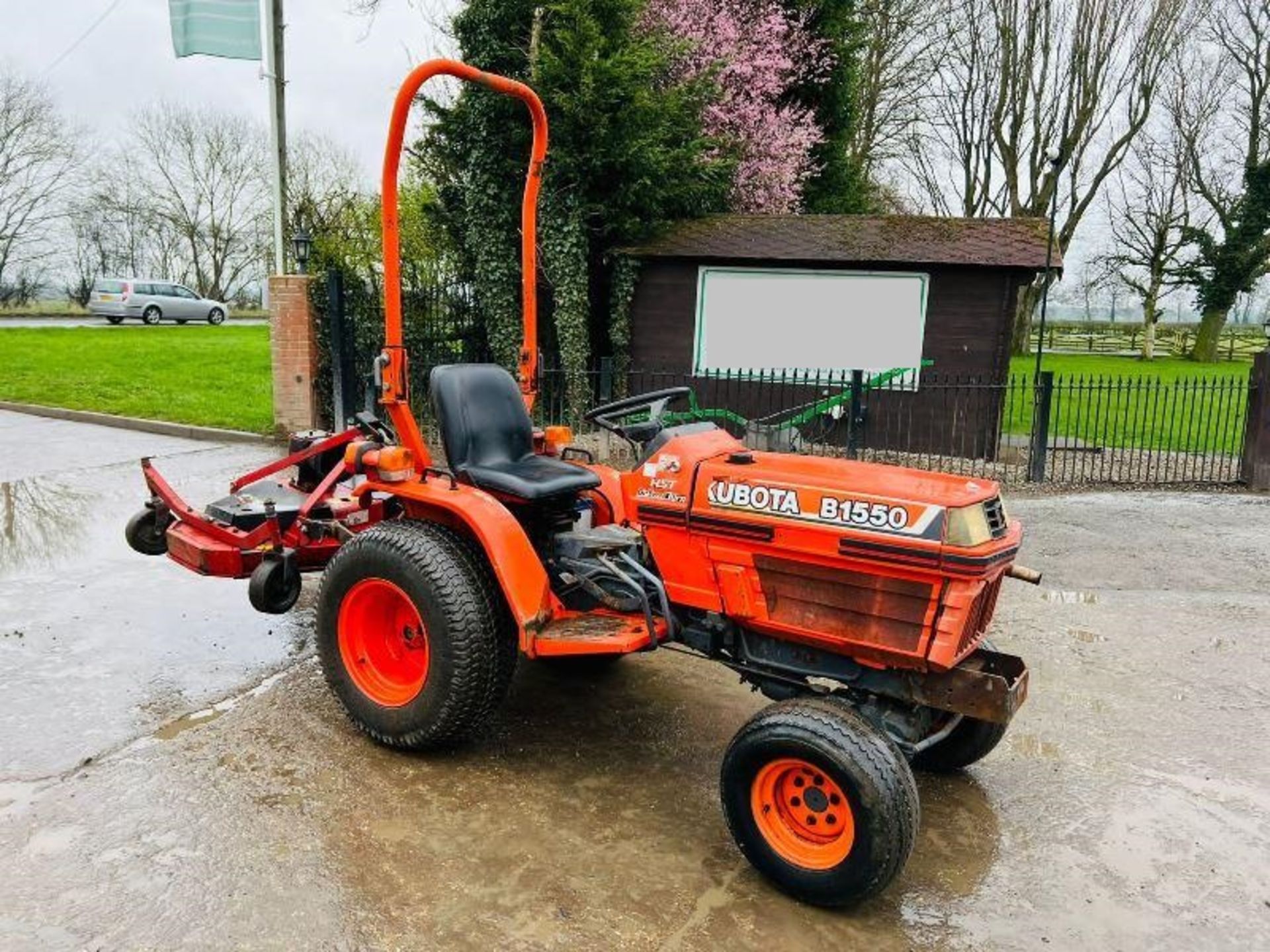 KUBOTA B1550 COMPACT TRACTOR C/W ROLE BAR AND TOPPER - Image 3 of 12