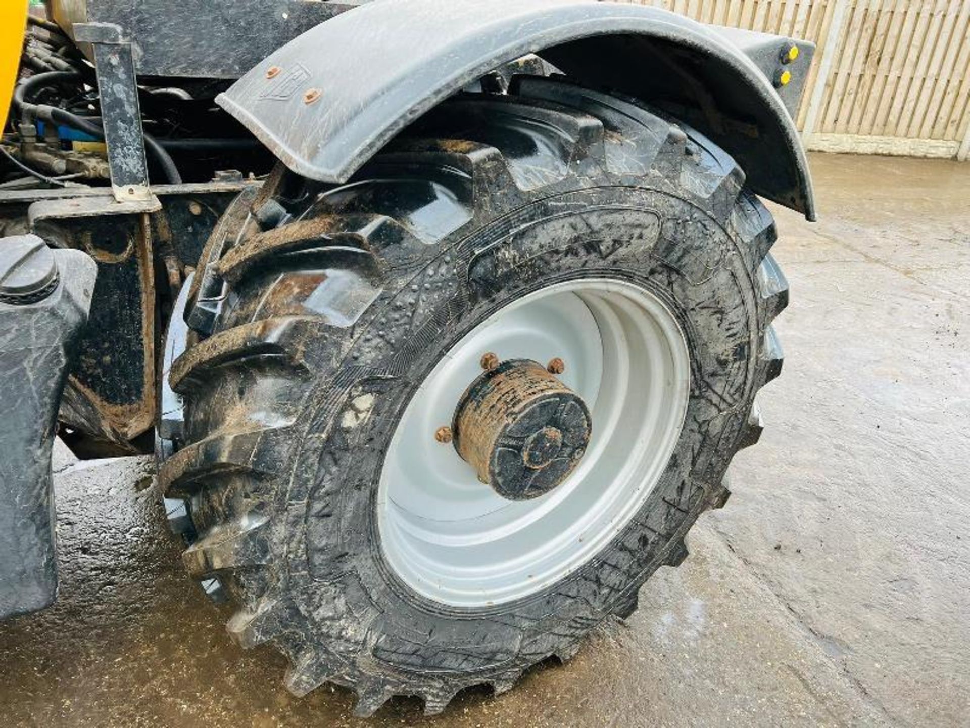 JCB 1115 FASTRAC 4WD TURBO C/W FRONT WEIGHTS - Image 18 of 20