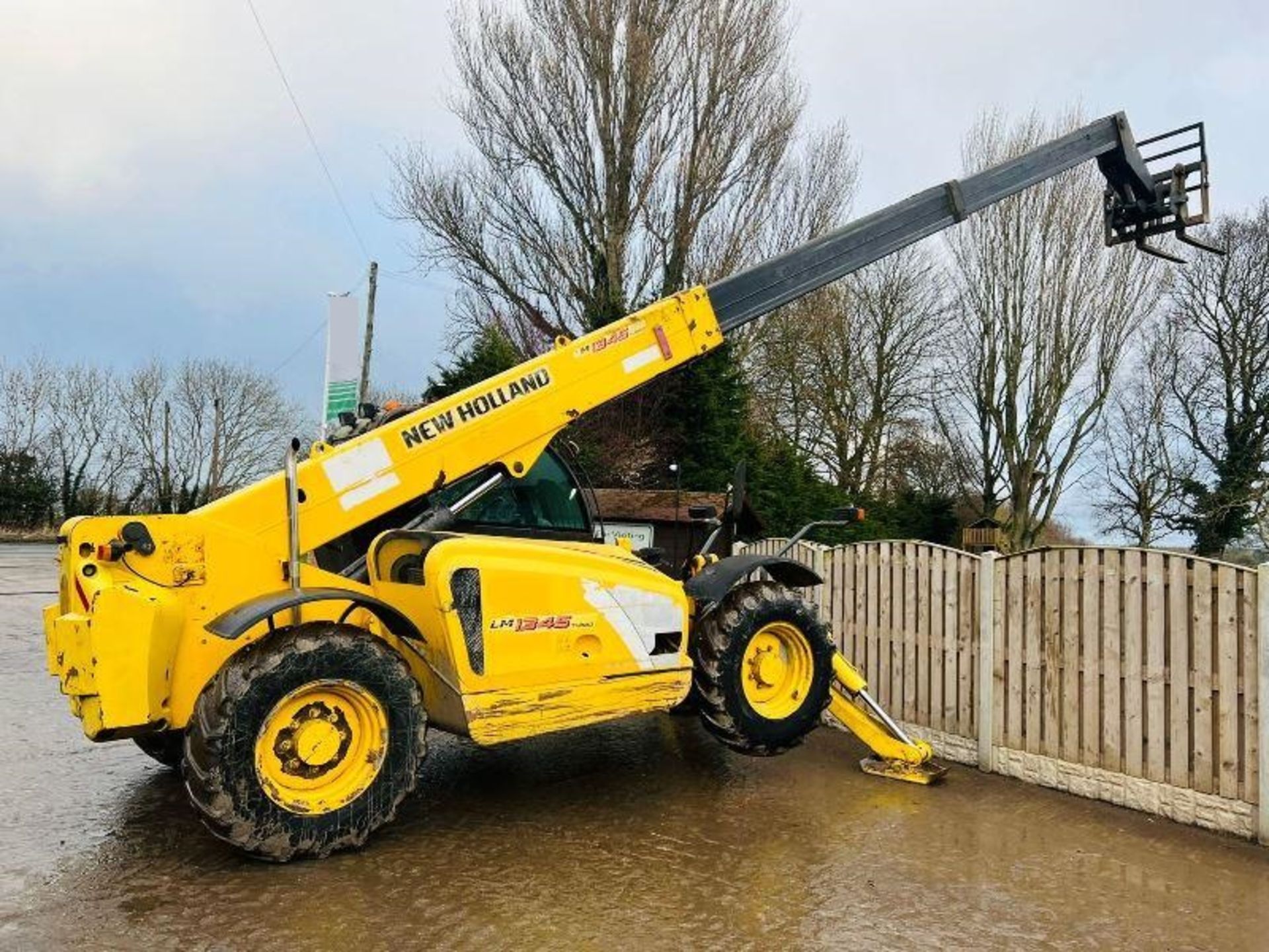 NEW HOLLAND LM1345 TURBO 4WD TELEHANDLER * 13 METER * C/W PALLET TINES - Image 14 of 14