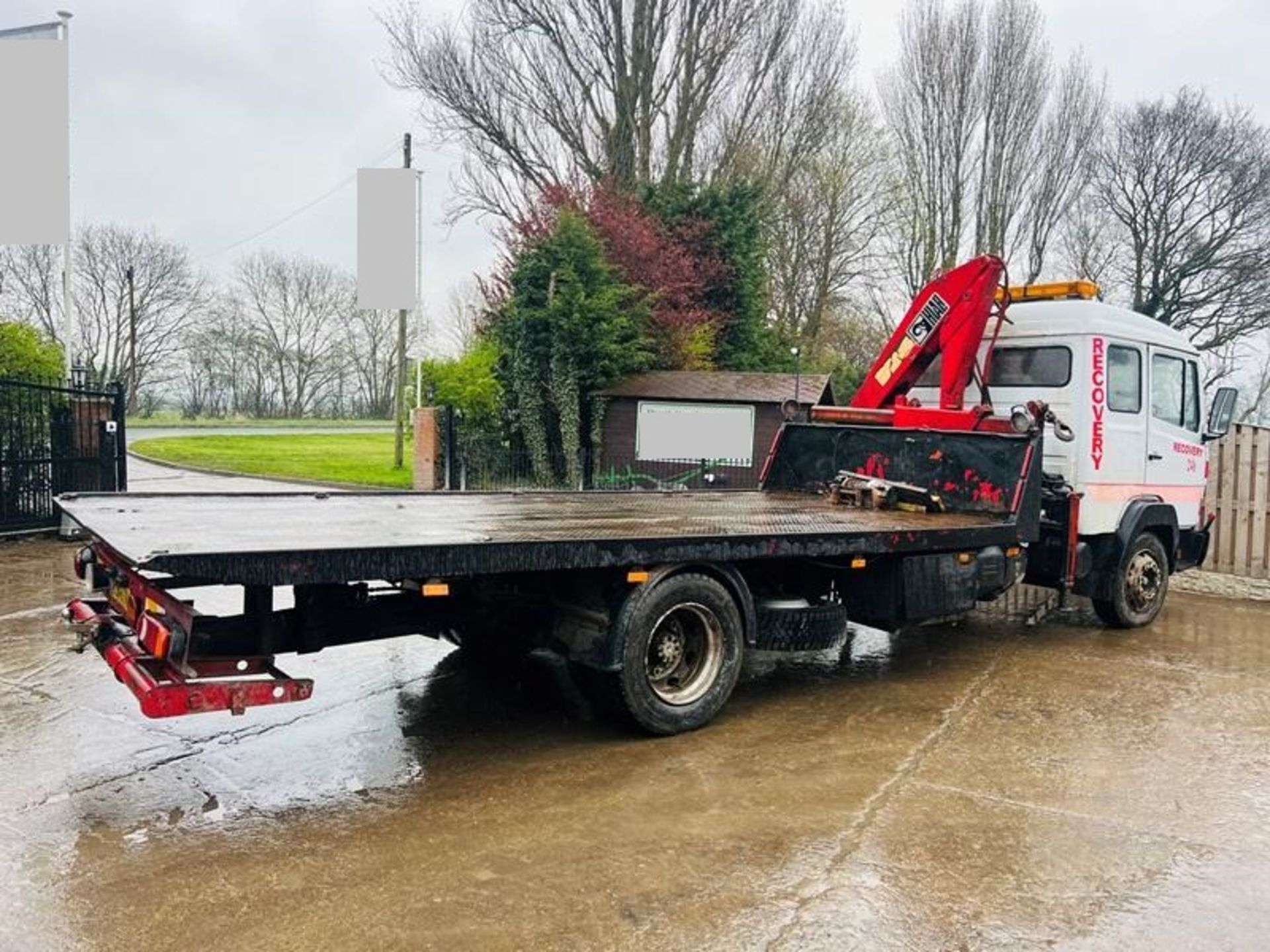 MERCEDES 814 4X2 CREW CAB RECOVERY LORRY C/W TILT AND SLIDE BODY & SPEC LIFT - Image 12 of 13