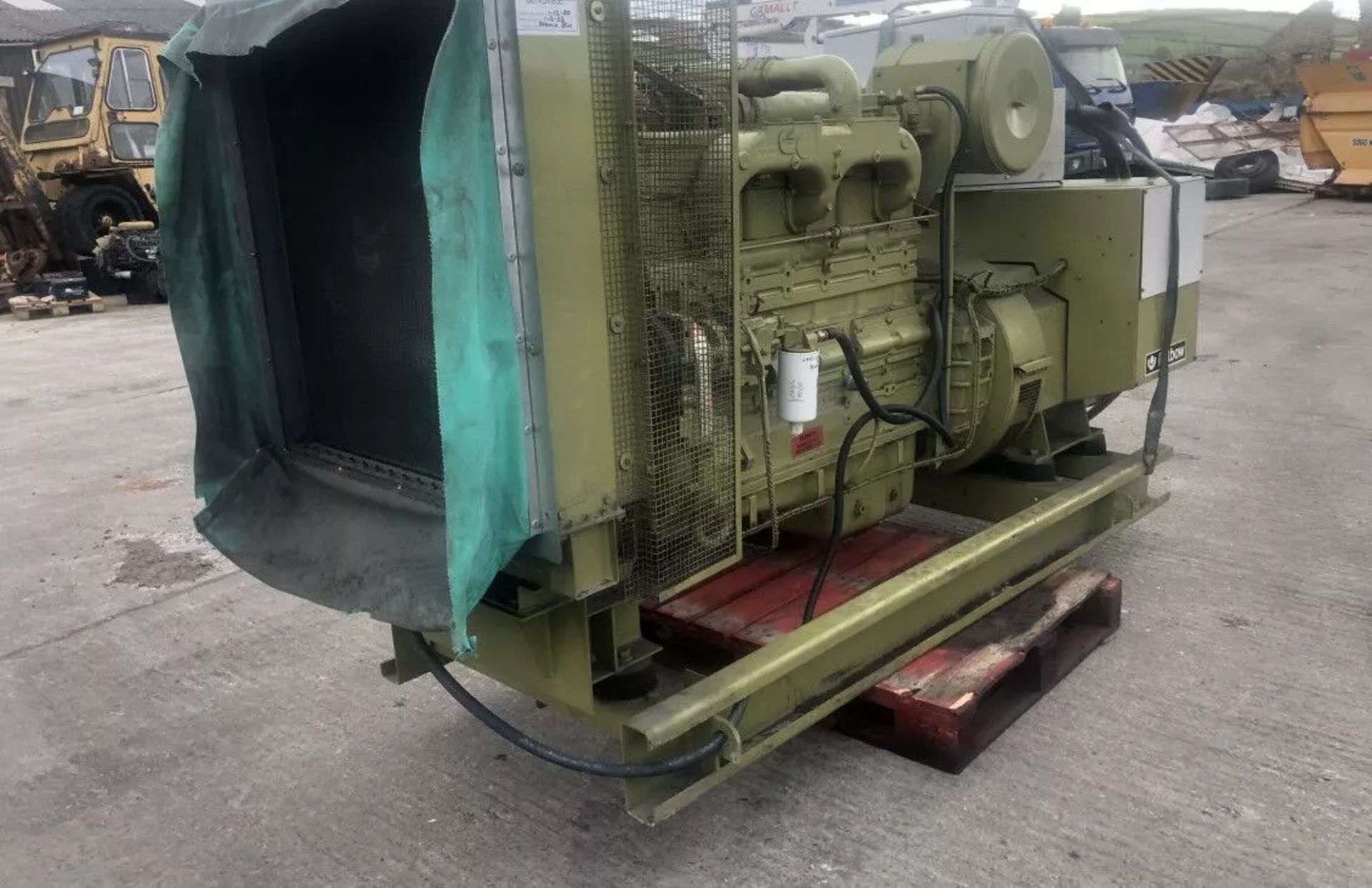 CUMMINS BIG CAM / PETBOW 255 KVA OPEN GENERATOR ONLY 74 HOURS - Image 11 of 12