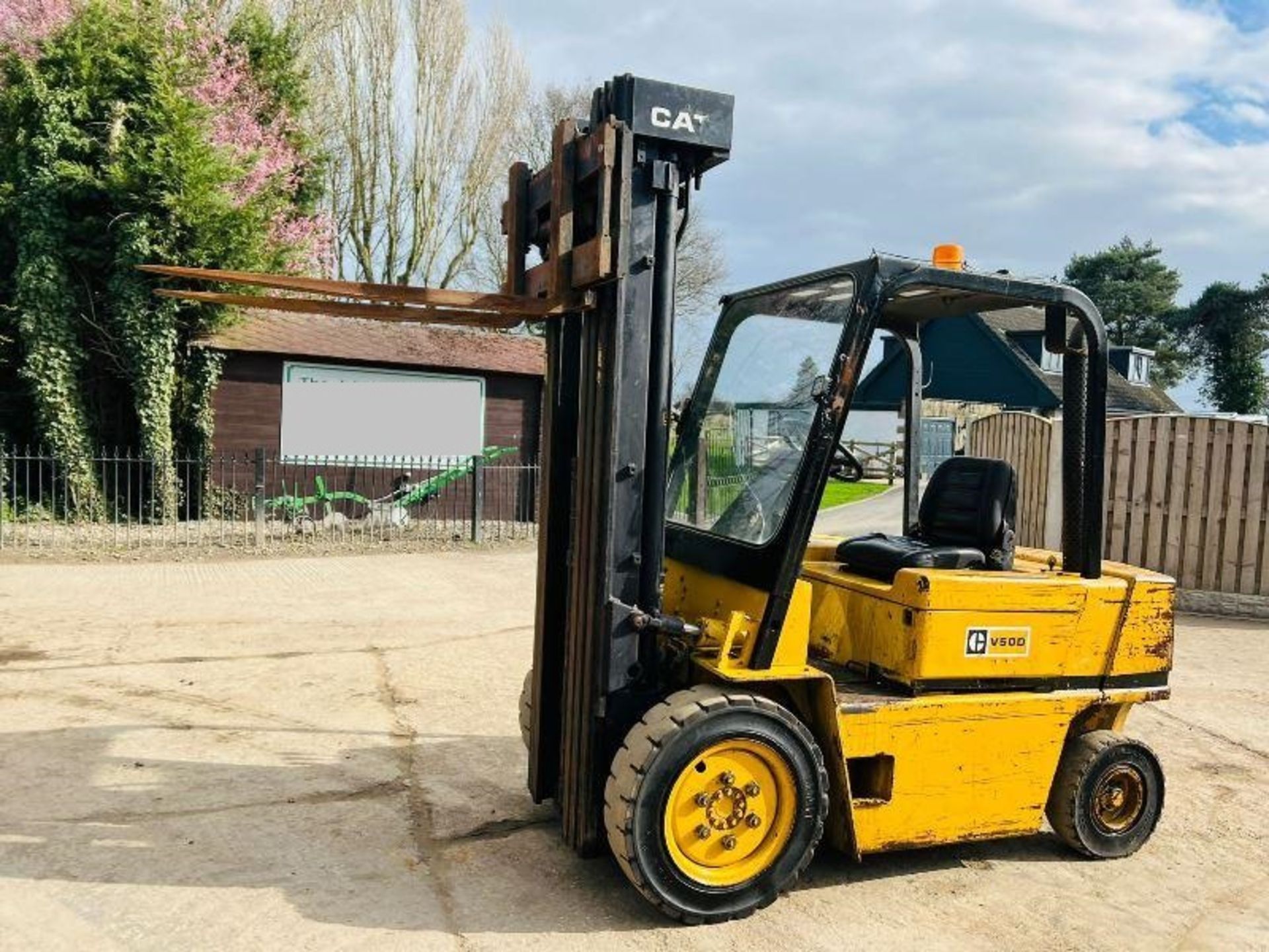 CATERPILLAR V50D DIESEL FORKLIFT C/W 3 STAGE MASK - Image 5 of 12