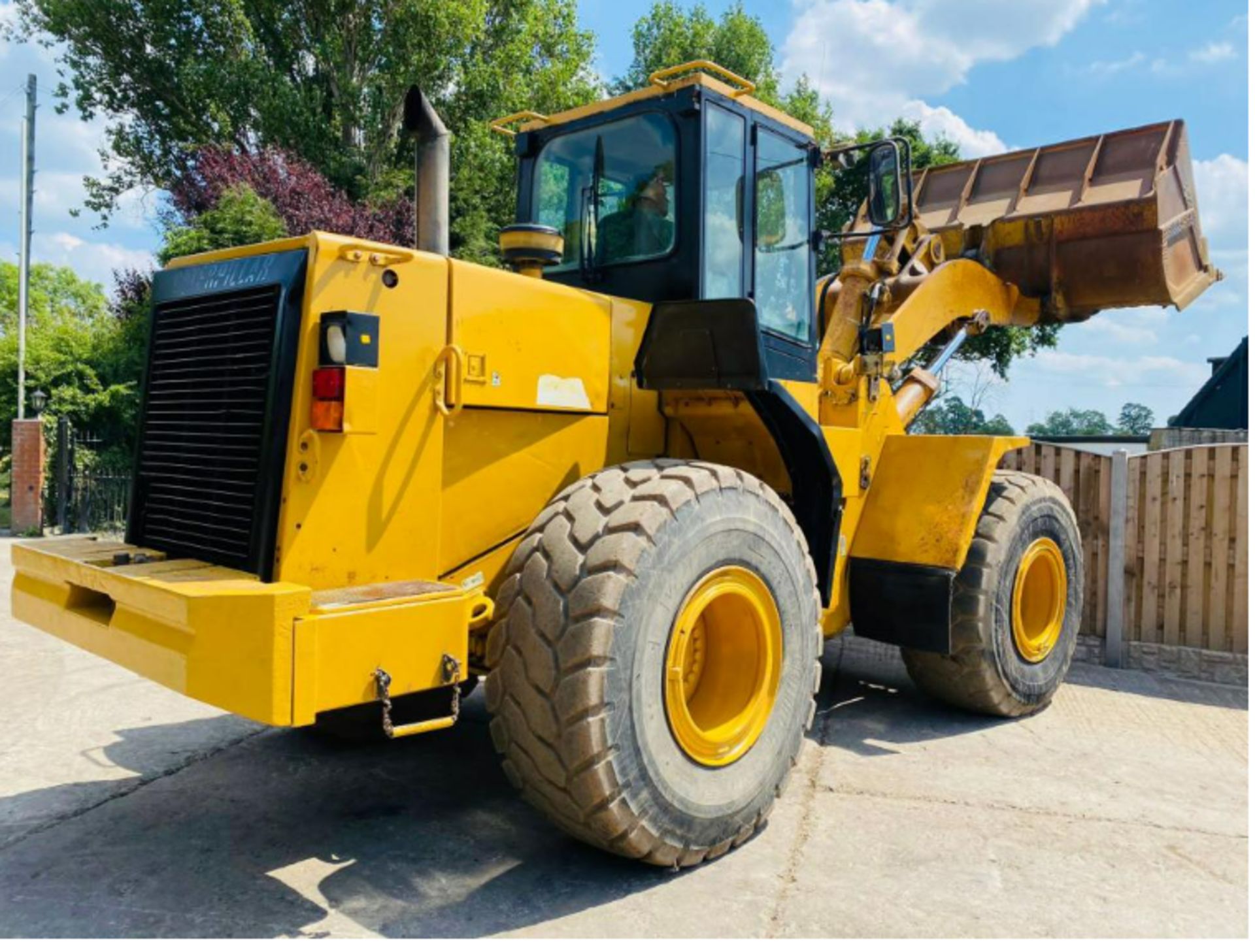 CATERPILLAR 950F 4WD LOADING SHOVEL C/W BUCKET - Image 3 of 18