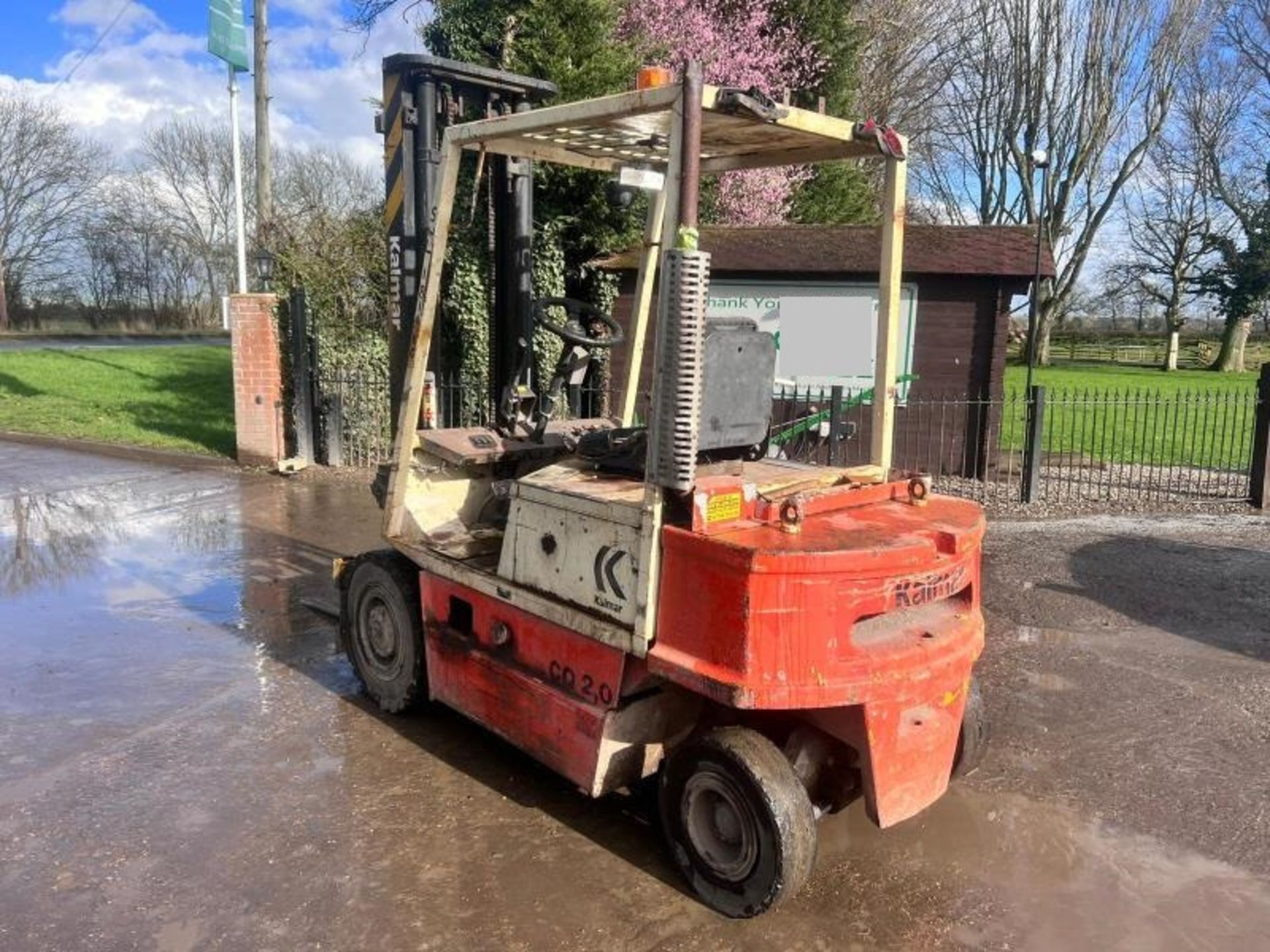 KALMAR CQ2.0 DIESEL FORKLIFT C/W PALLET TINES - Image 3 of 17