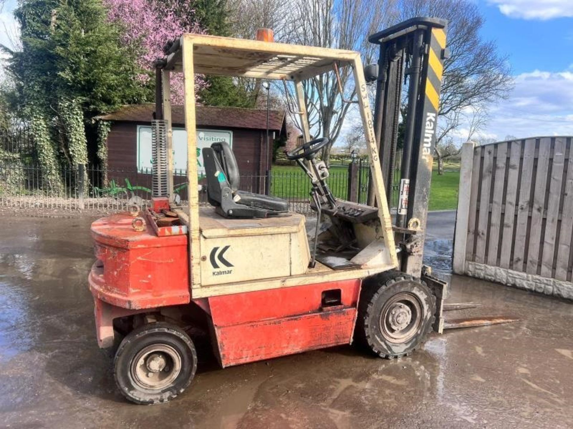 KALMAR CQ2.0 DIESEL FORKLIFT C/W PALLET TINES - Image 12 of 17