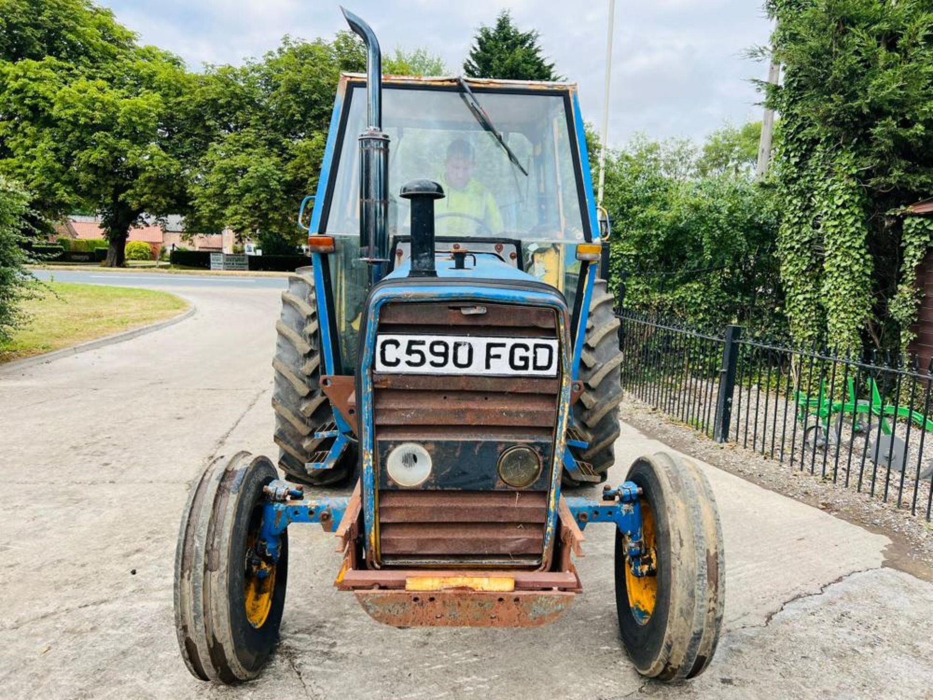 MASSEY FERGUSON 265 TRACTOR C/W REAR LINKAGE - Image 8 of 15