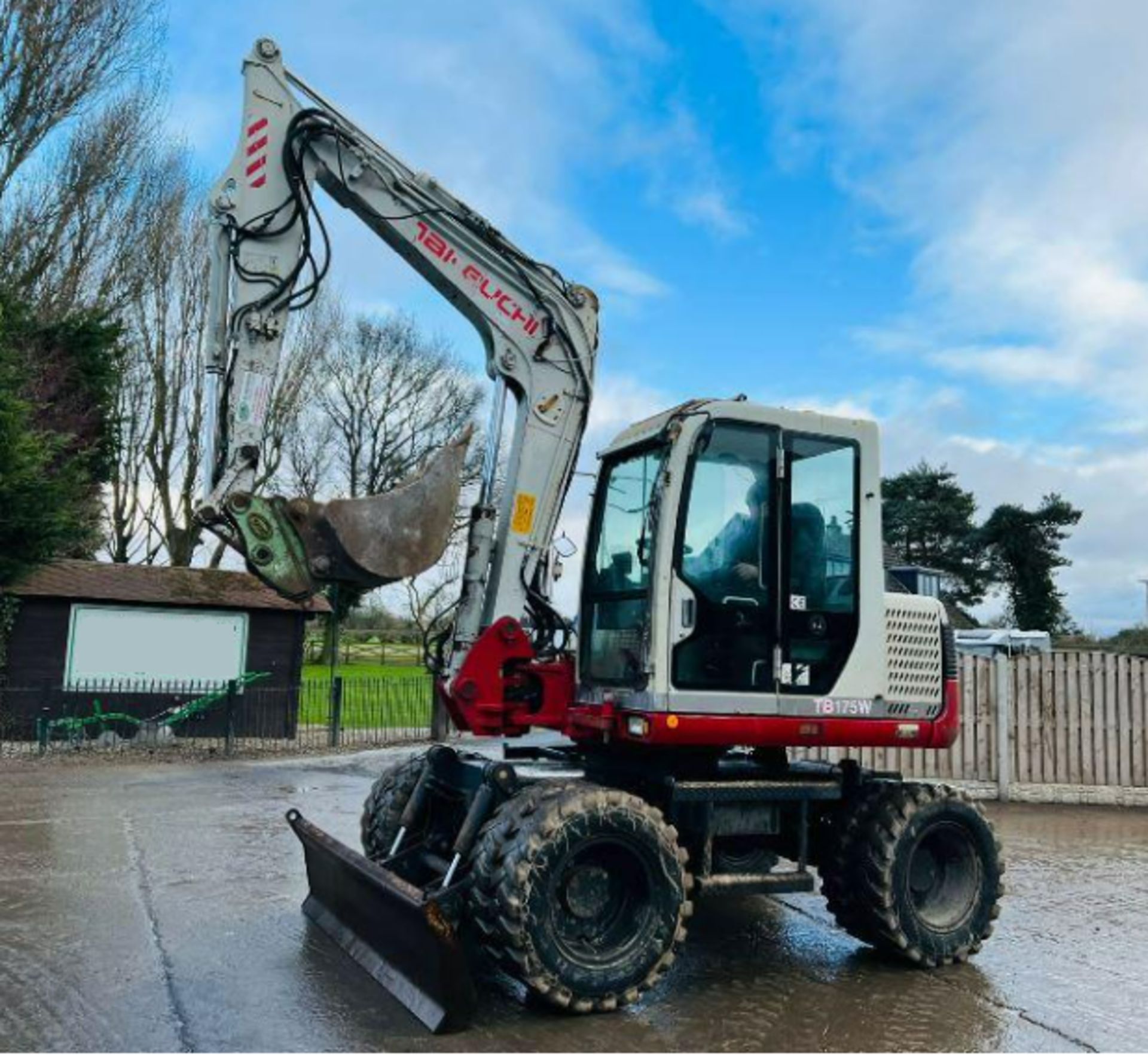 TAKEUCHI TB175 4WD WHEELED EXCAVATOR C/W BLADE & OFF SET BOOM - Image 9 of 15