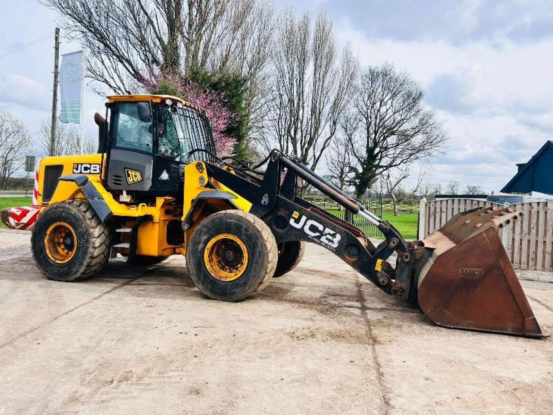 JCB 436E 4WD HIGH TIP LOADING SHOVEL *YEAR 2011* C/W BUCKET - Image 10 of 20