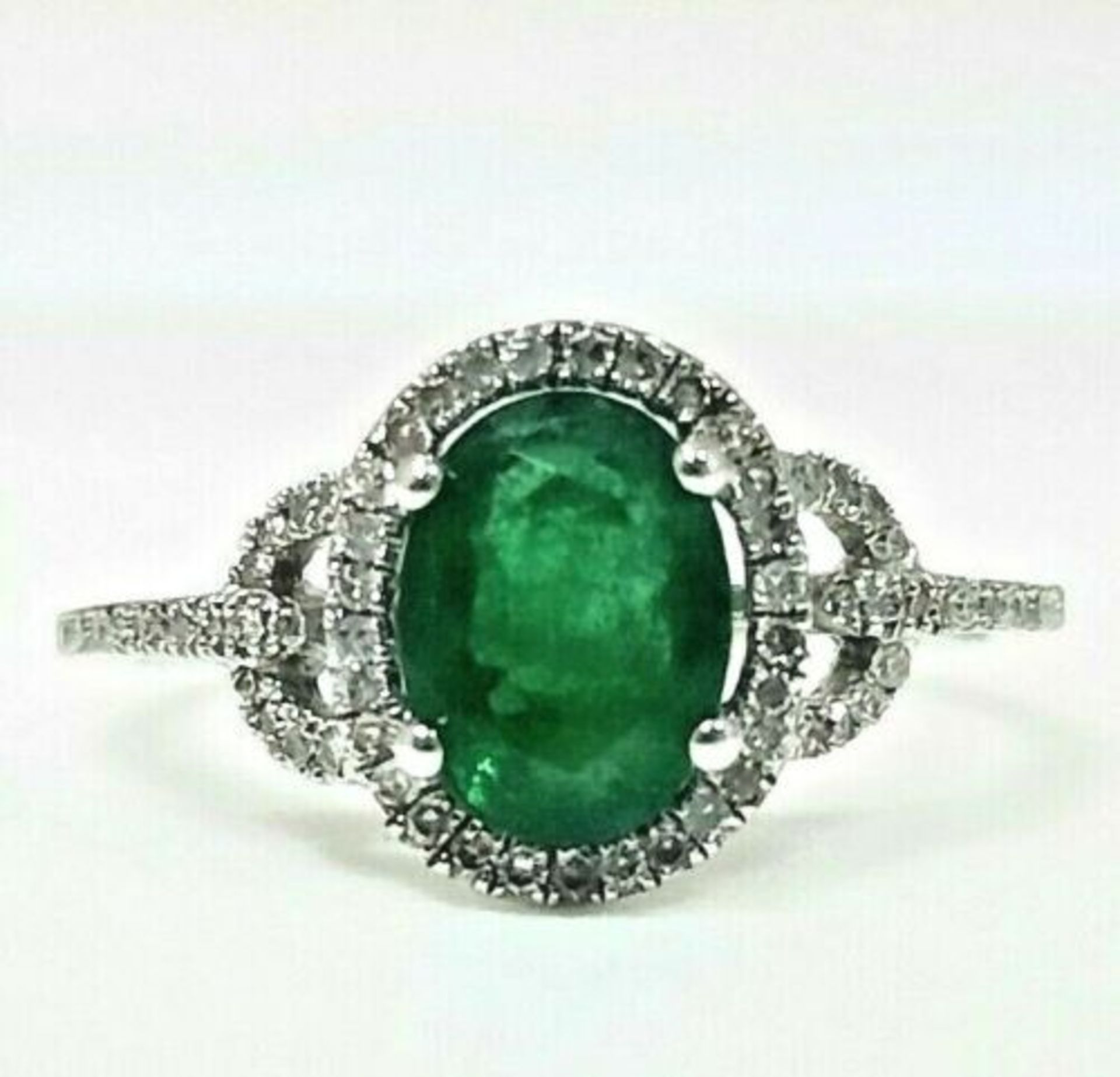 1.20CT EMERALD & DIAMOND RING WHITE GOLD - Image 3 of 6