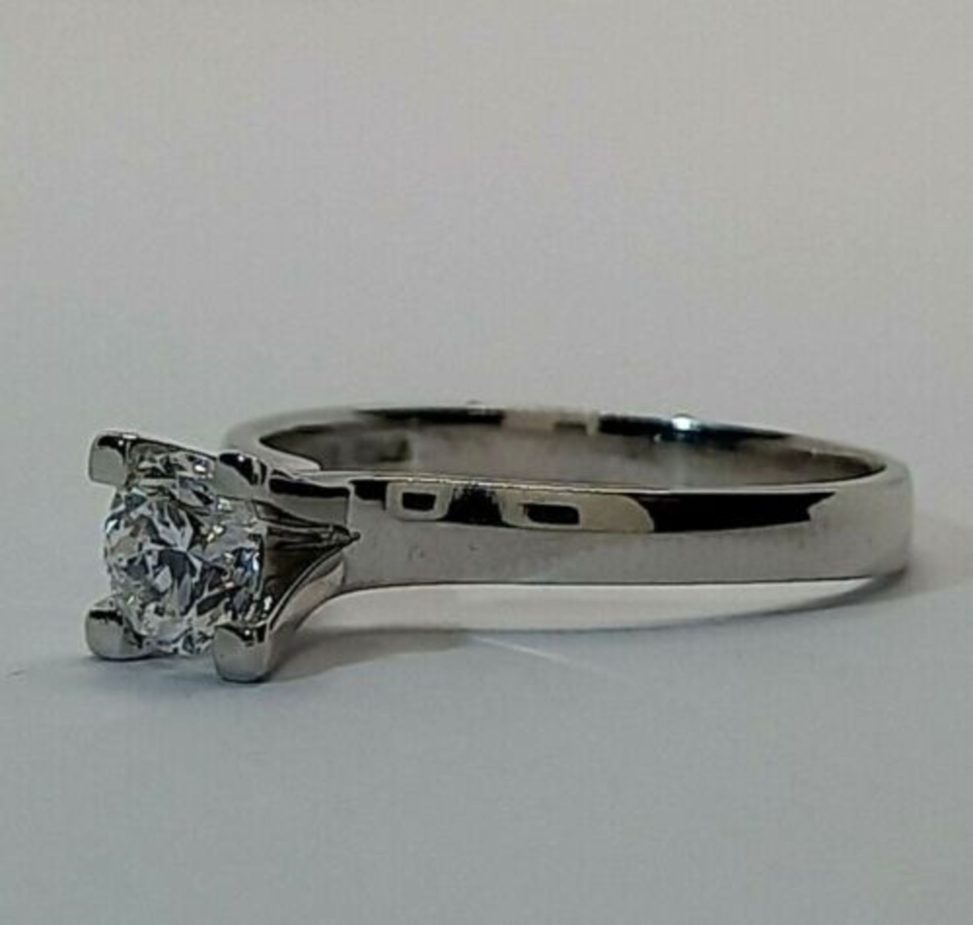 ENGAGEMENT DIAMOND RING/WHITE GOLD 0.45CT SI1 E - Image 6 of 6