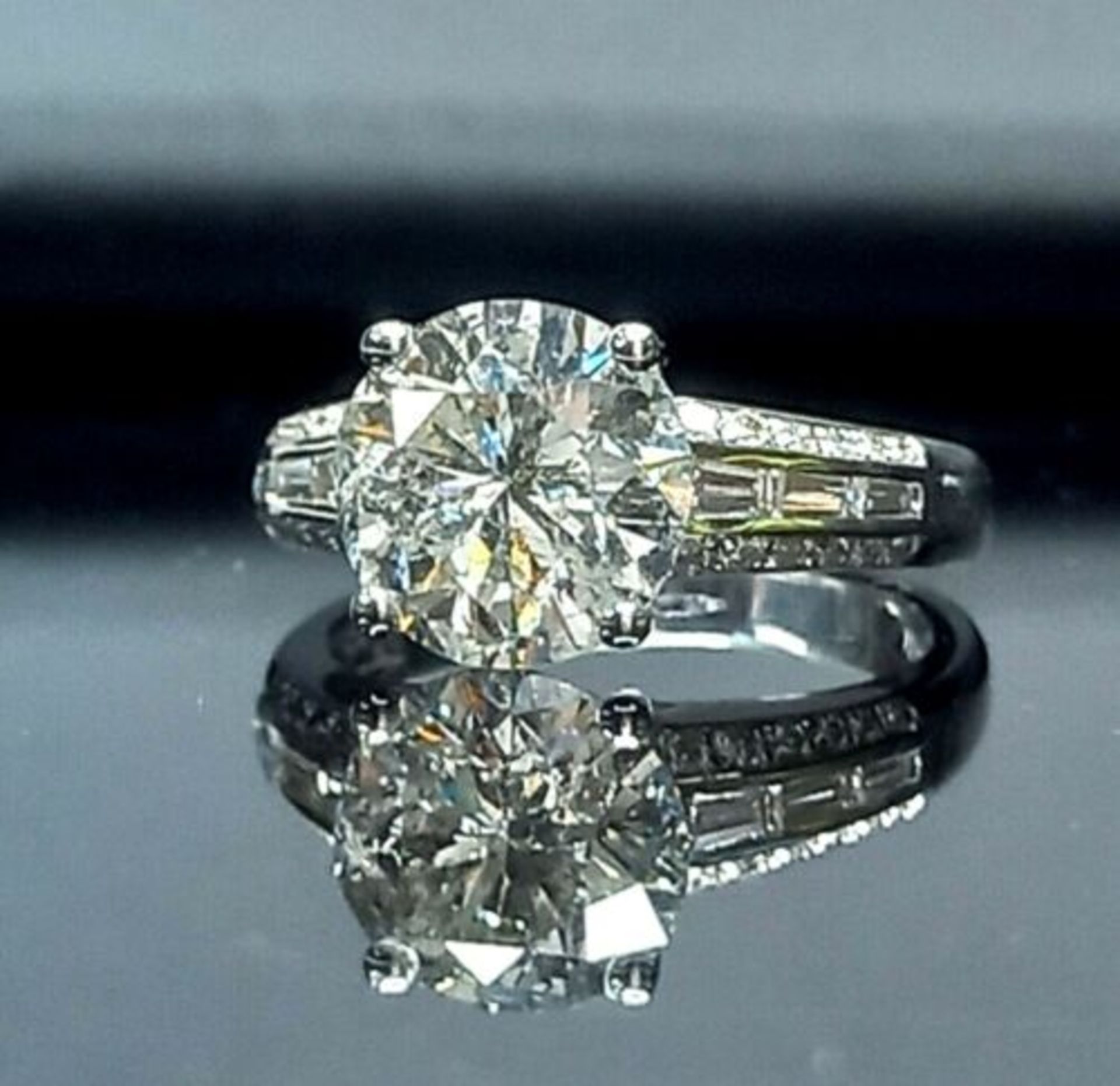 3.50CT DIAMOND SOLITAIRE/ENGAGEMENT WITH 0.40CT DIAMOND SHOULDERS.18K WHITE GOLD - Image 6 of 7