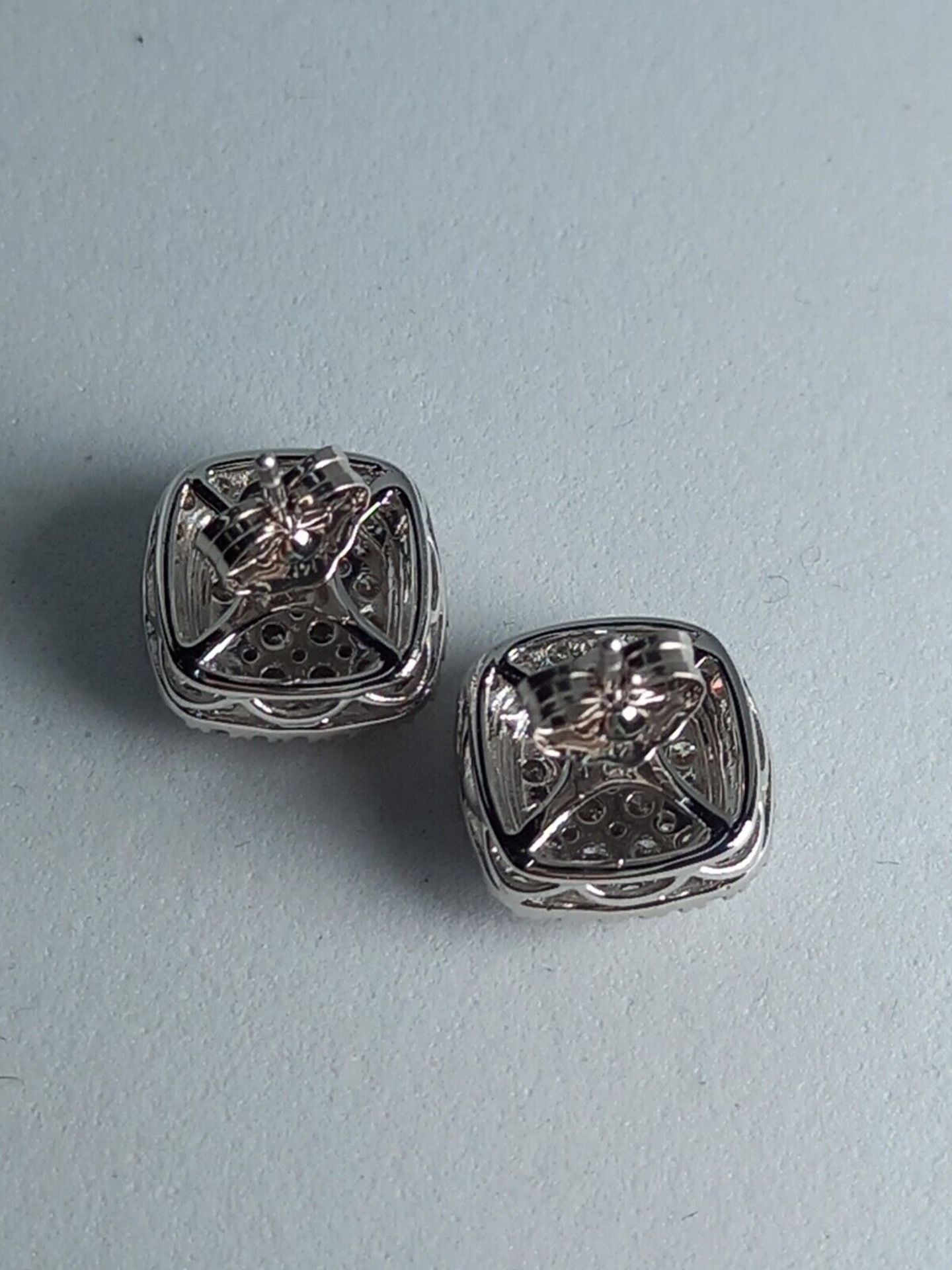 1CT DIAMOND EARRINGS CLUSTER /WHITE GOLD - Image 4 of 4