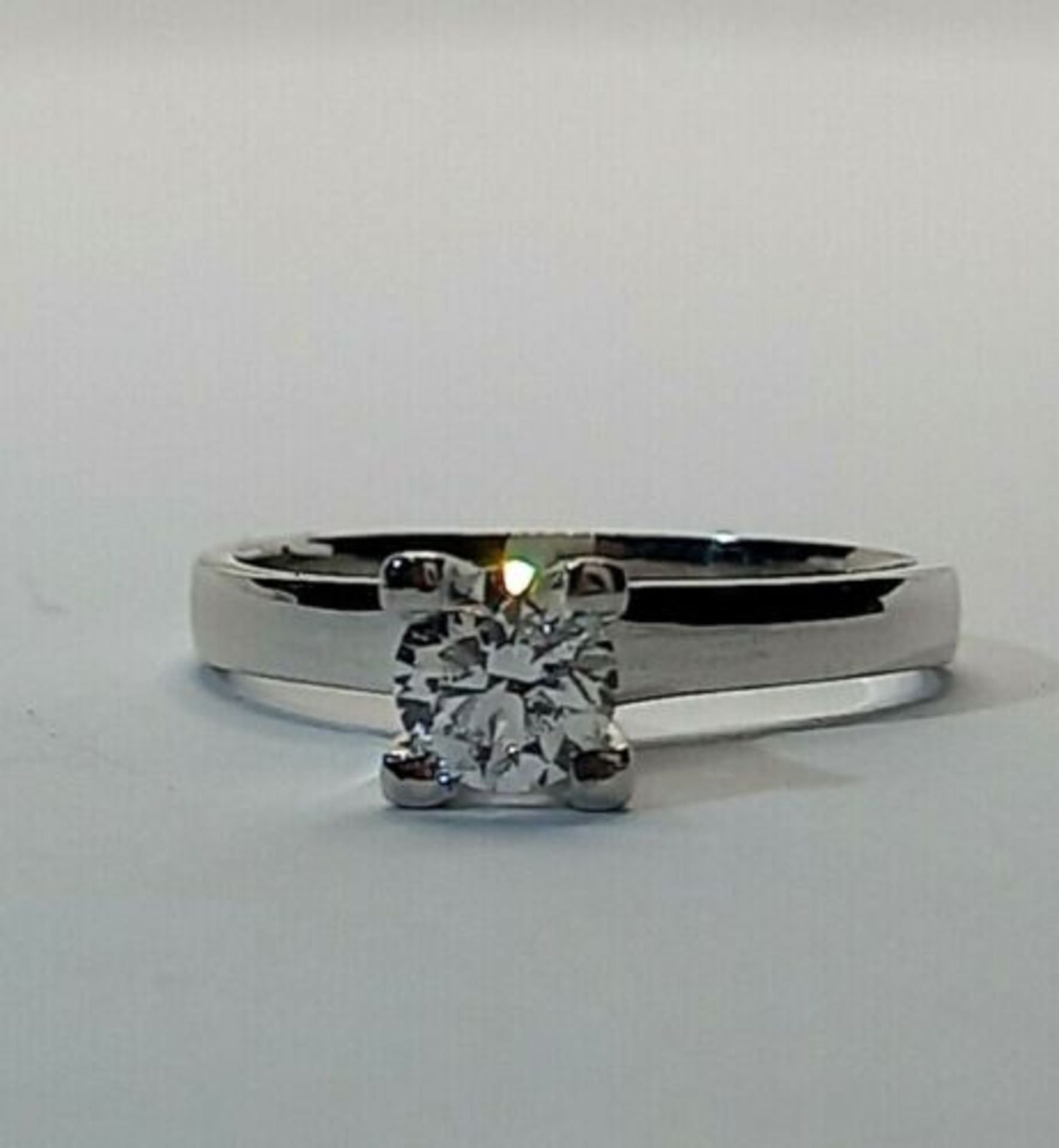 ENGAGEMENT DIAMOND RING/WHITE GOLD 0.45CT SI1 E - Image 4 of 6