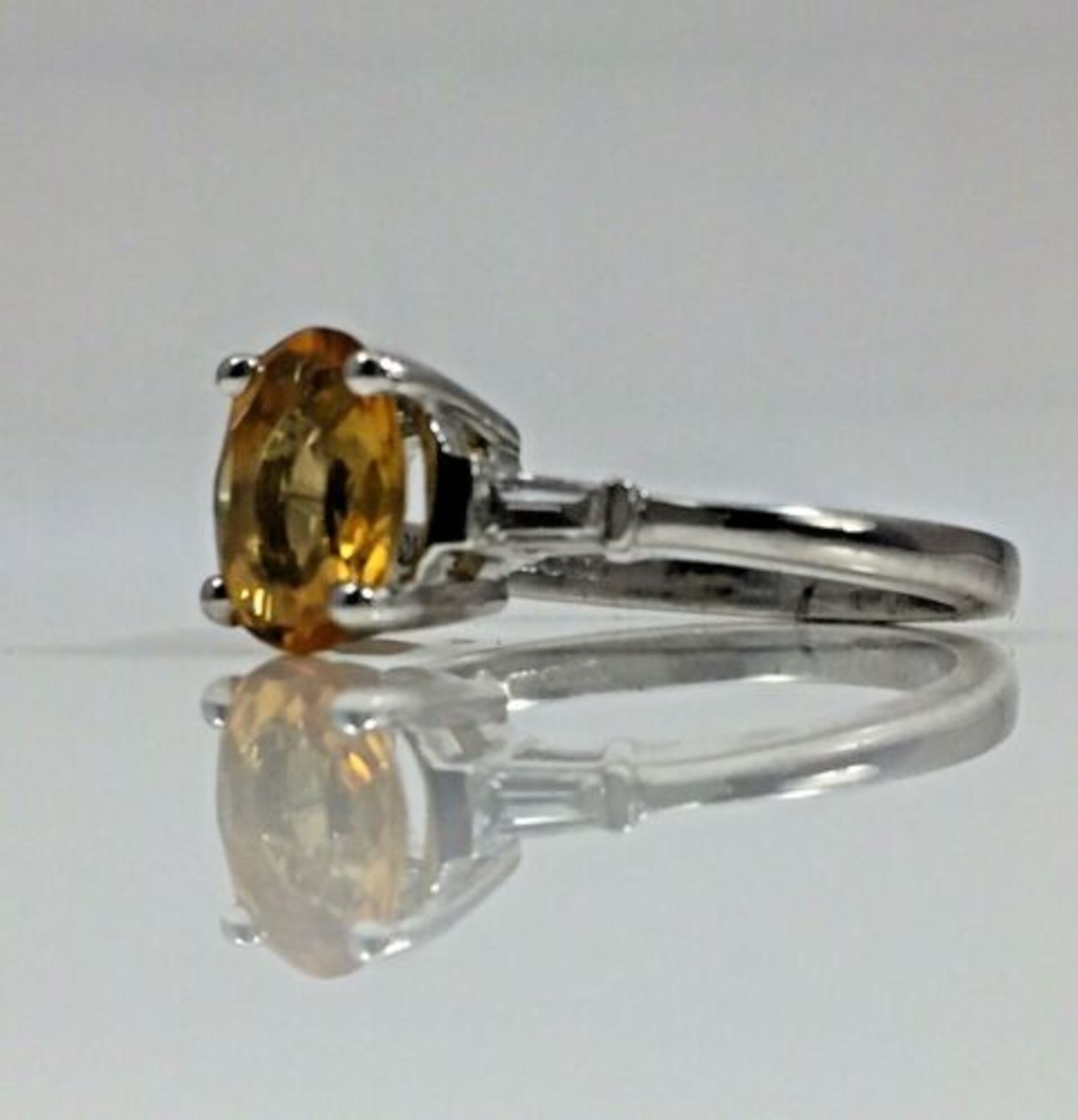 OVAL CITRINE AND DIAMOND RING IN WHITE GOLD - Image 4 of 4