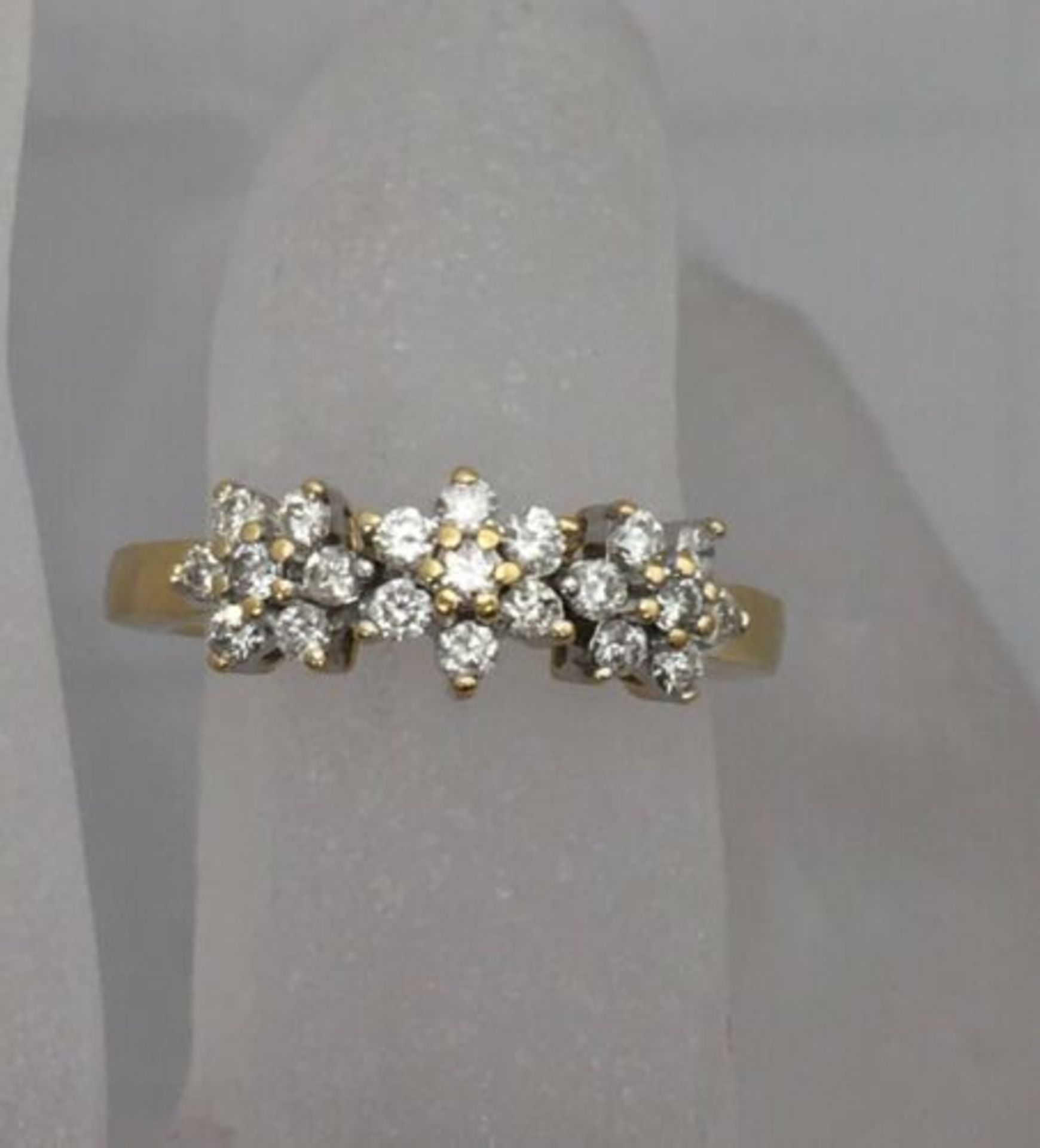 CLUSTER DIAMOND DRESS/ENGAGEMENT RING 18CT YELLOW GOLD - Image 4 of 4
