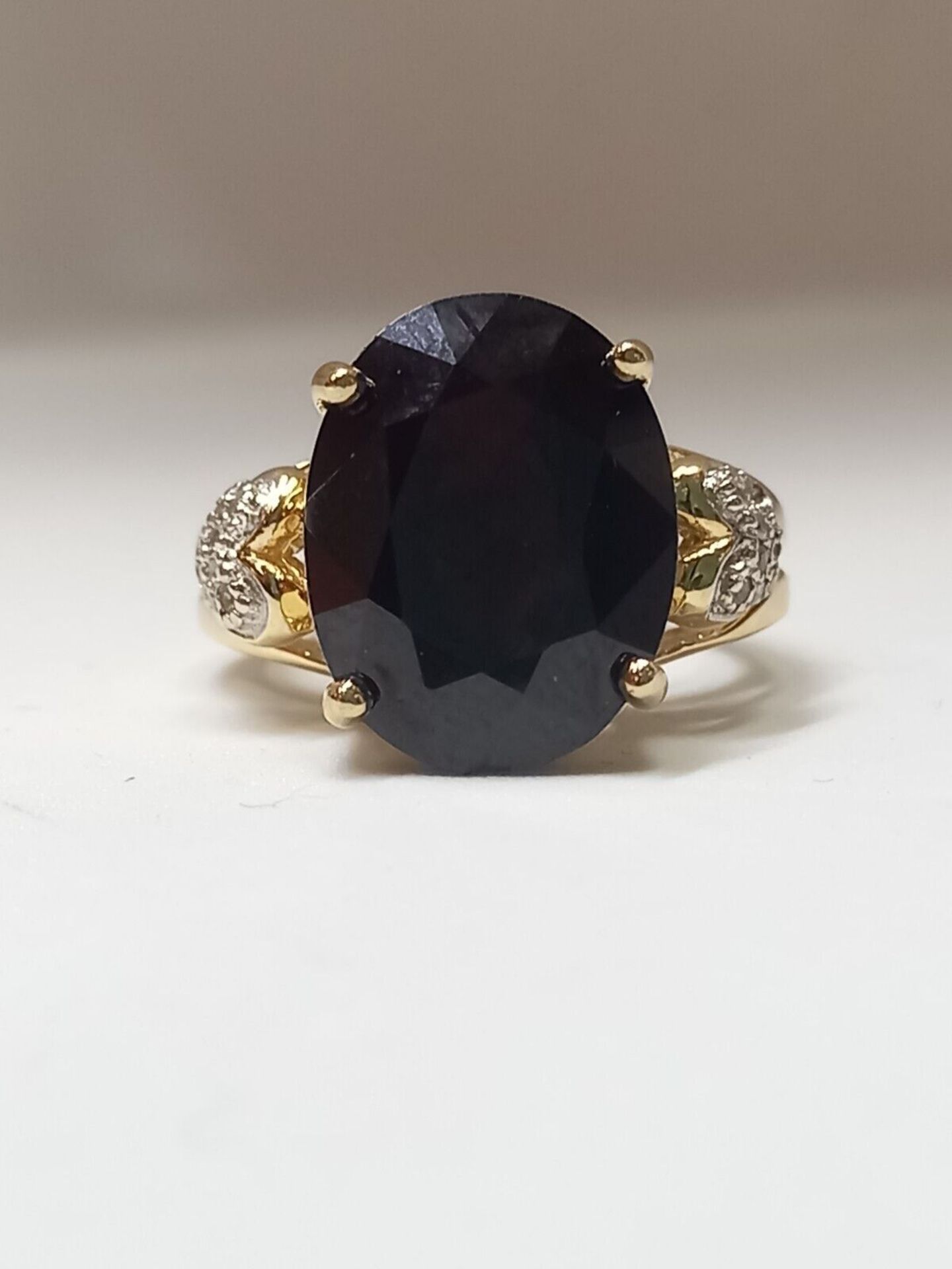 LARGE OVAL GARNET & DIAMOND RING 9CT YELLOW GOLD - Image 6 of 6