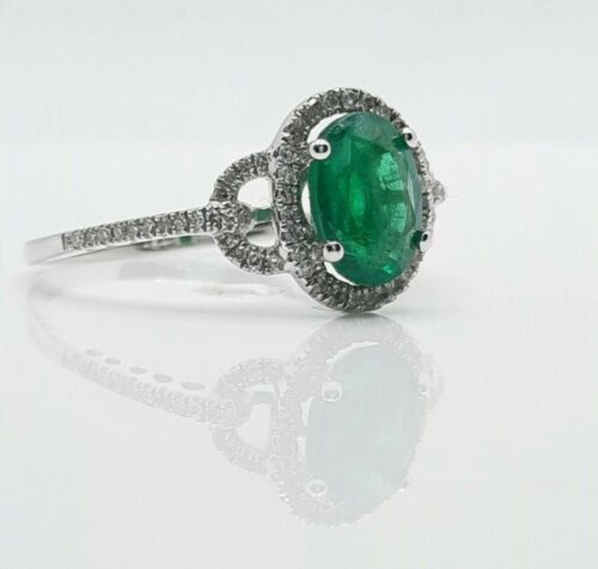 1.20CT EMERALD & DIAMOND RING WHITE GOLD - Image 6 of 6