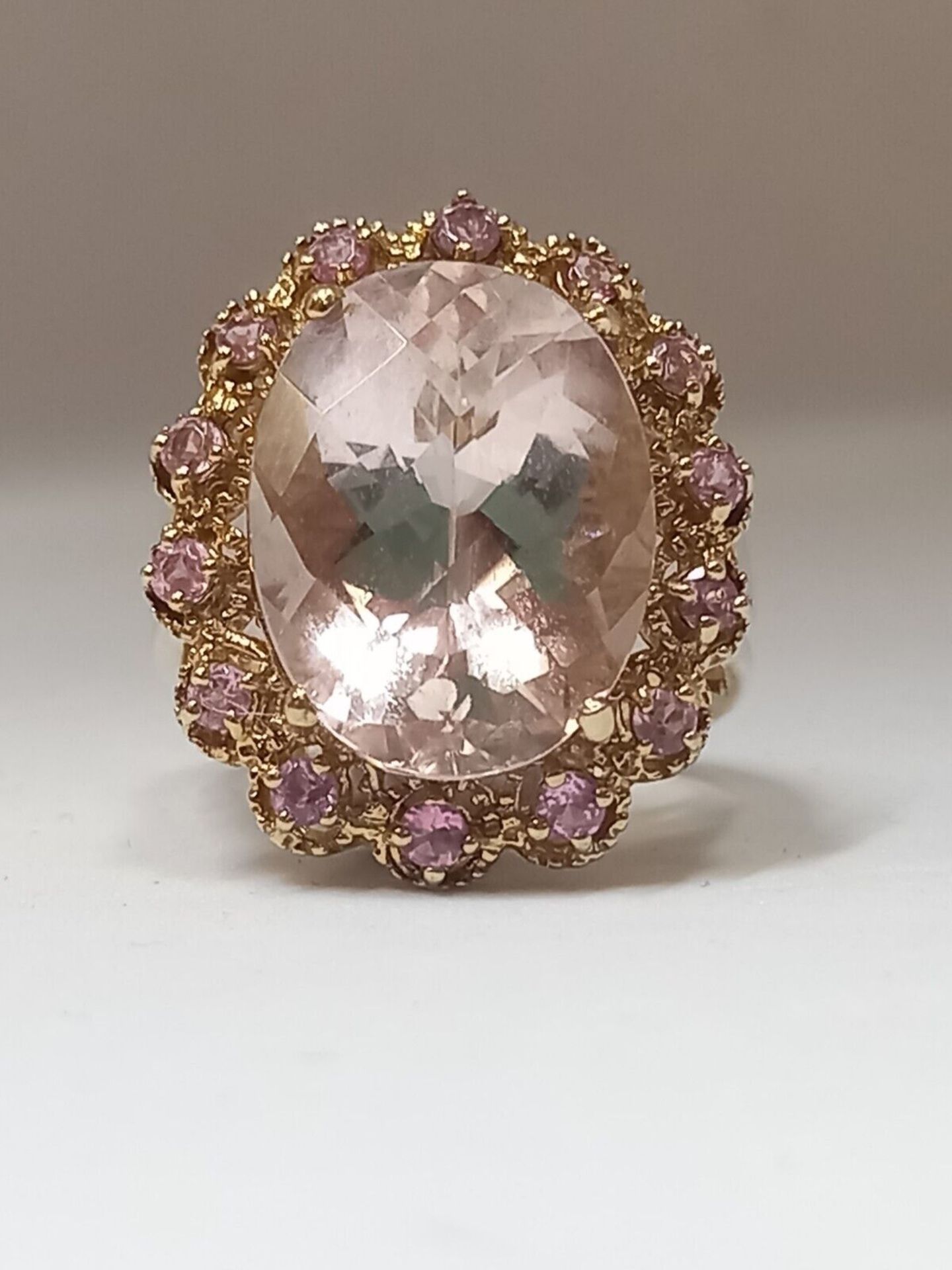 LARGE OVAL PINK MORGANITE/SAPPHIRE RING/YELLOW GOLD - Image 2 of 6