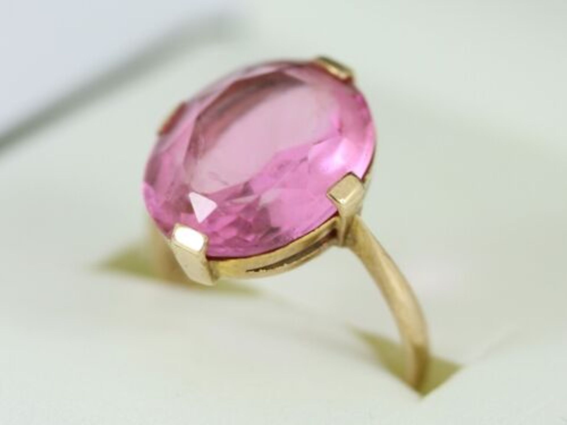 PINK GLASS SOLITAIRE RING 9CT GOLD LADIES SIZE K 1/2 375 3.1G CZ51 - Image 3 of 4