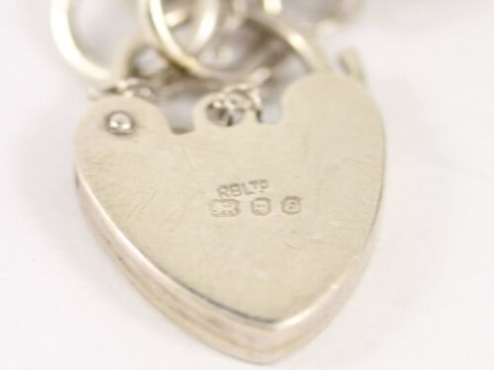 GATE BRACELET STERLING SILVER HEART PADLOCK CLASP LADIES 925 13.7G CM35 - Image 3 of 3