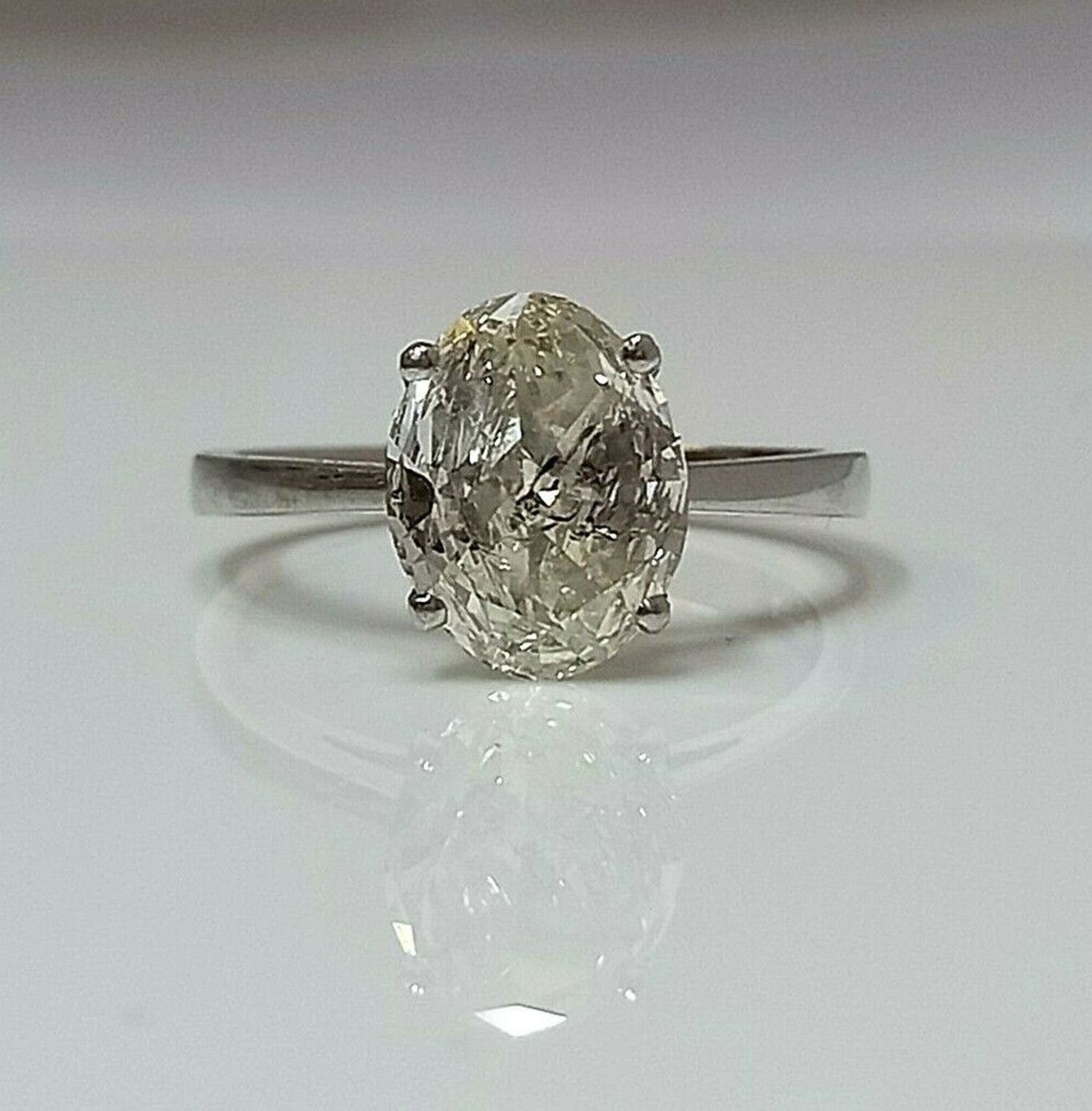 STUNING PLATINUM 2.50 OVAL DIAMOND SINGLE STONE/SOLITAIRE RING