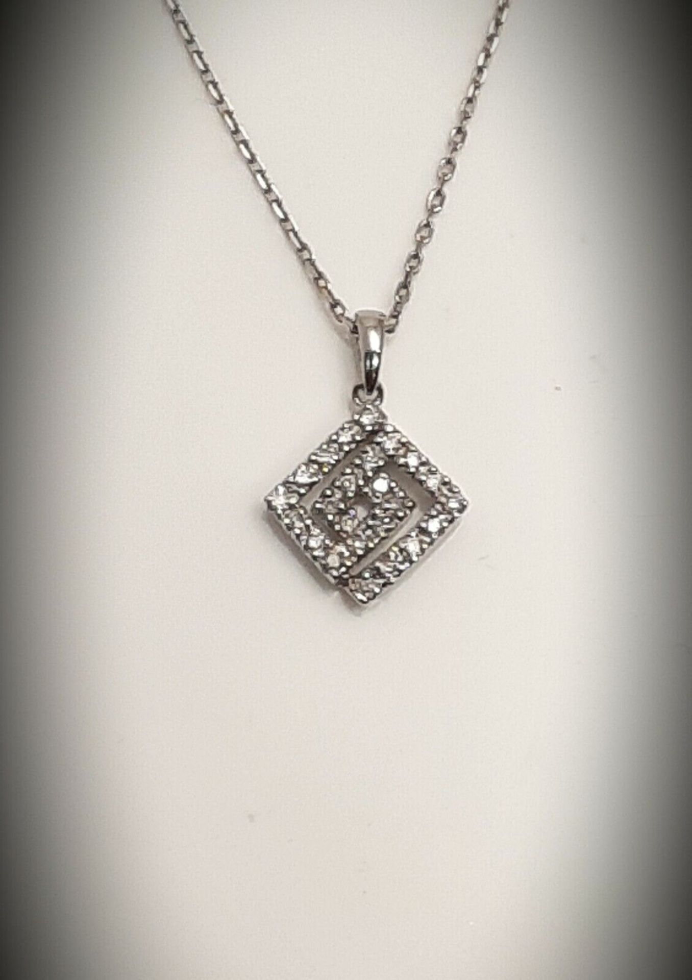 DIAMOND PENDANT/DIAMOND SHAPE IN WHITE GOLD - Image 3 of 5