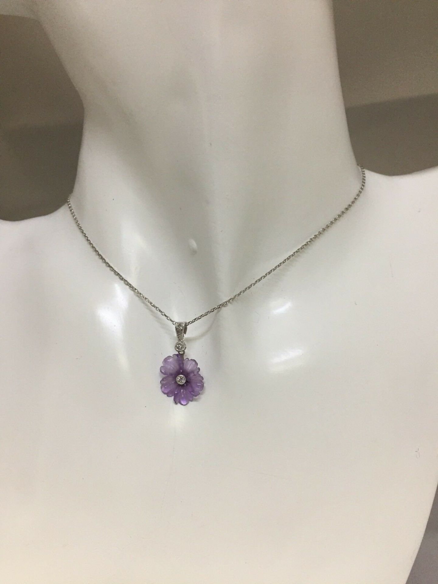 AMETHYST & DIAMOND PENDANT/WHITE GOLD - Image 5 of 8