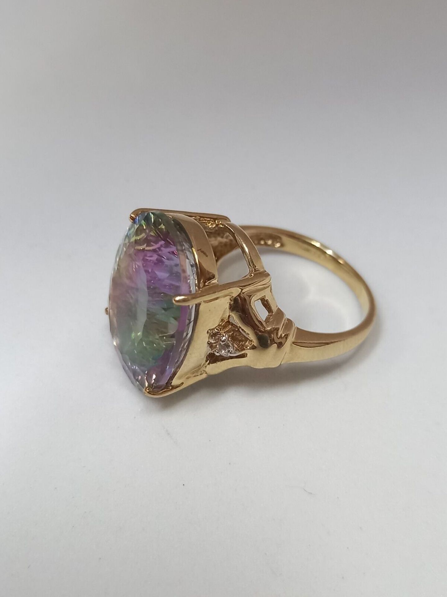 LARGE OVAL MYSTIC TOPAZ & DIAMOND GOLD RING/YELLOW GOLD - Image 6 of 6