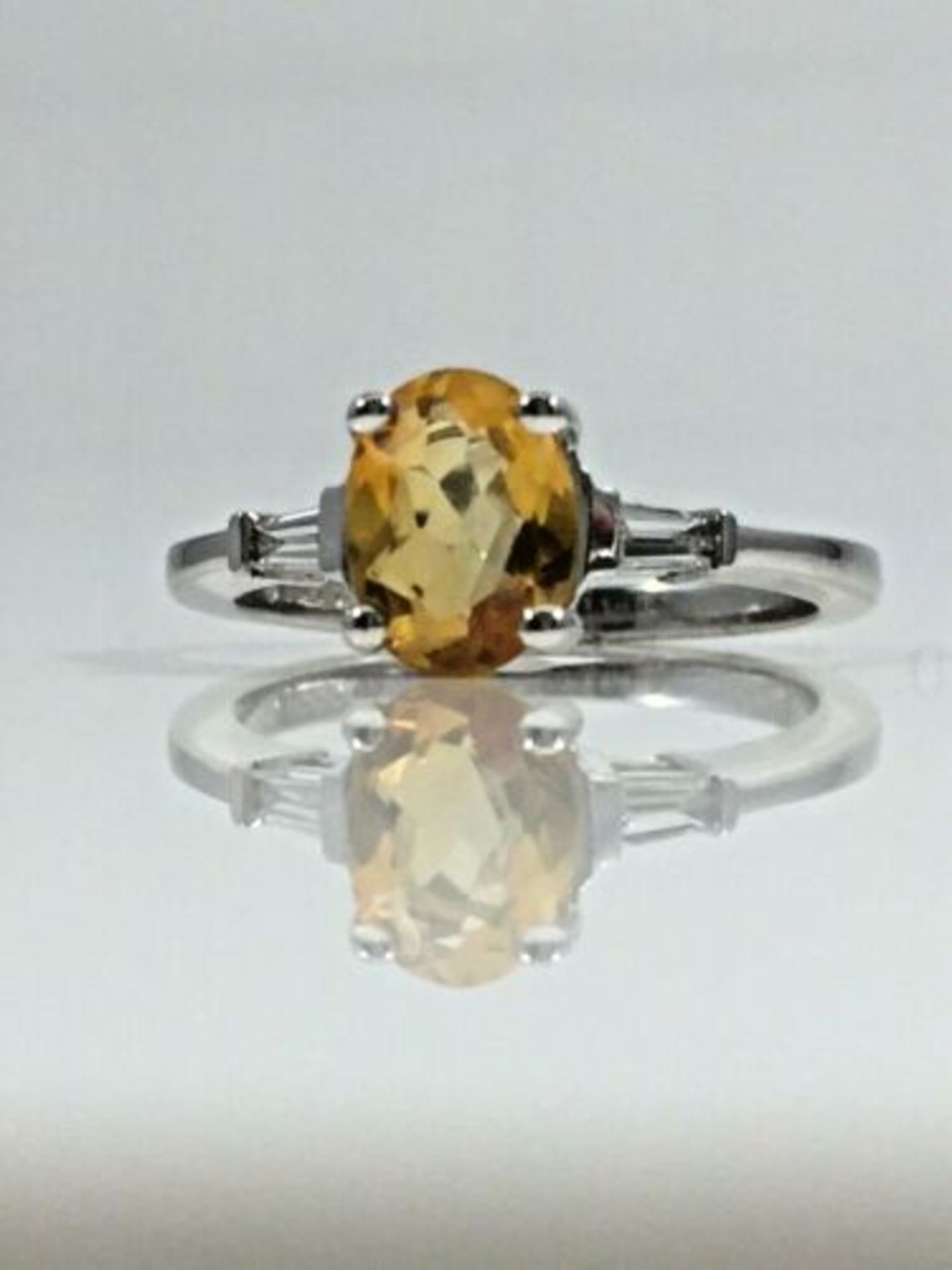 OVAL CITRINE AND DIAMOND RING IN WHITE GOLD - Image 2 of 4