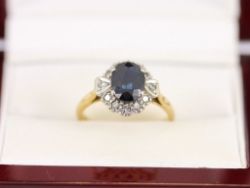 DIAMOND AND KYANITE HALO RING 18CT GOLD LADIES SIZE K 1/2 750 3.7G AZ68