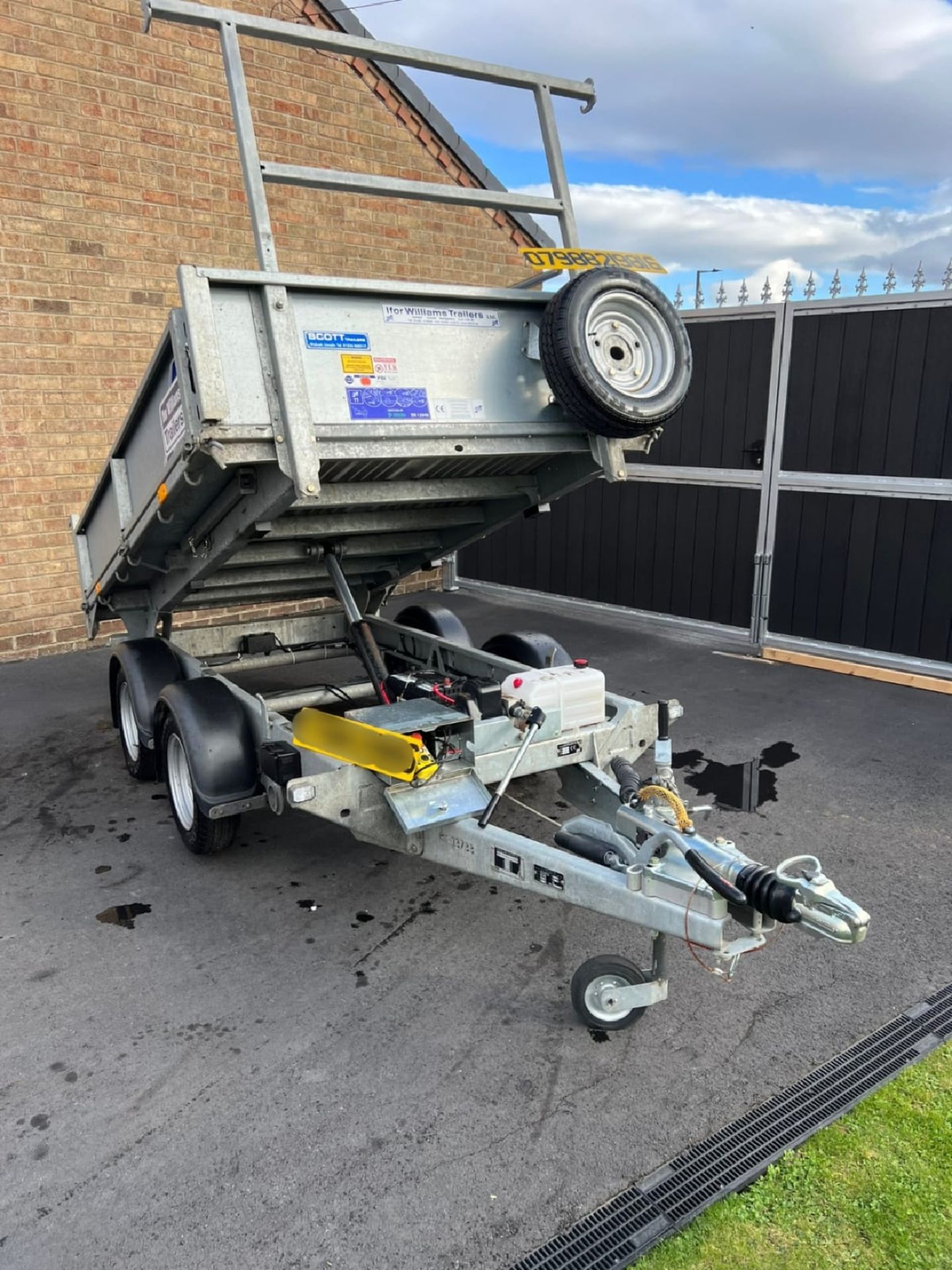 IFOR WILLIAMS 8FT TIPPING TRAILER |  YEAR 2020 | LIKE NEW | LADDER RACK | SELF CHARGE - Image 5 of 8