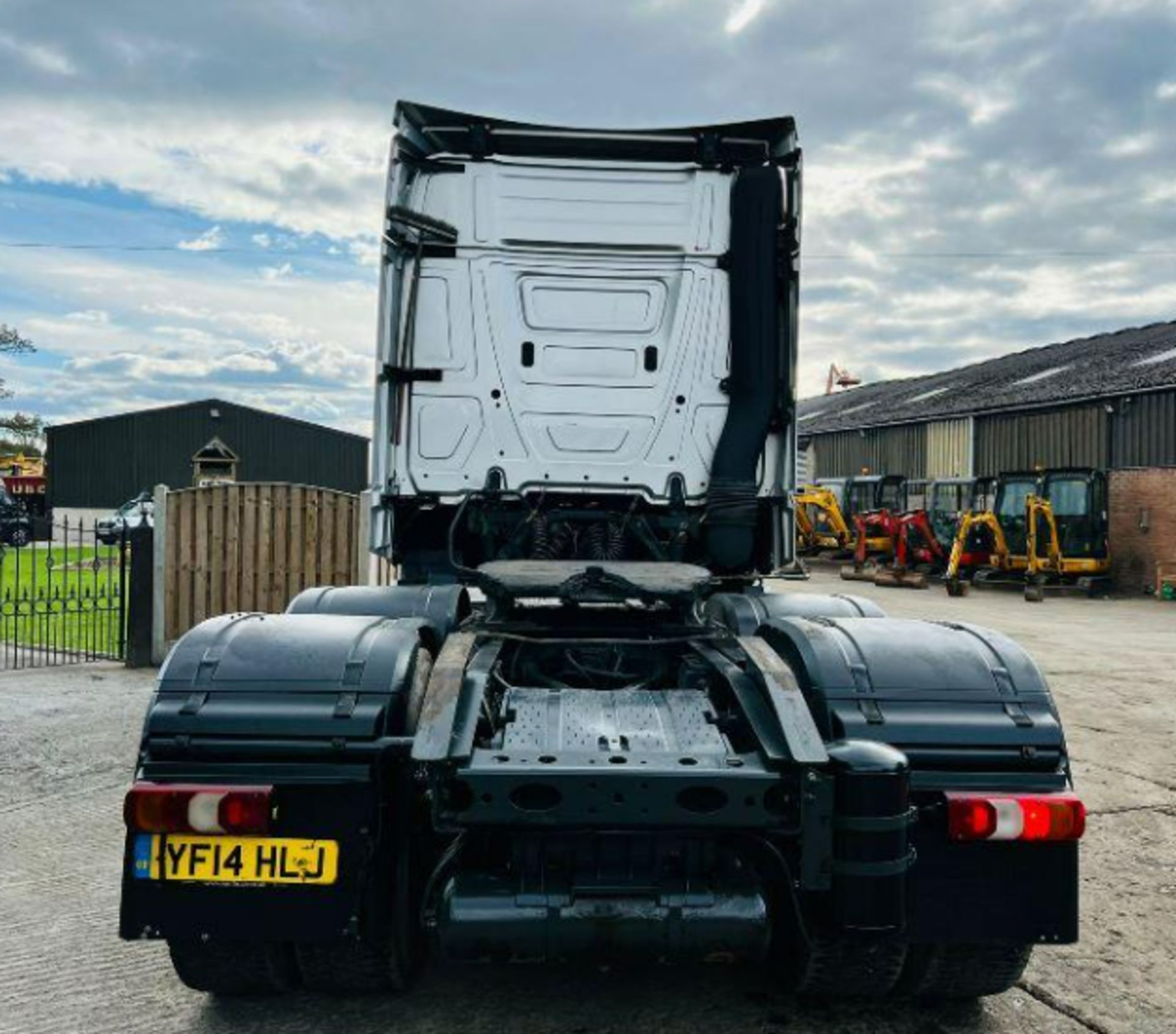 MERCEDES 2545 ACTROS 6X2 TRACTOR UNIT * YEAR 2014 * - Image 5 of 13