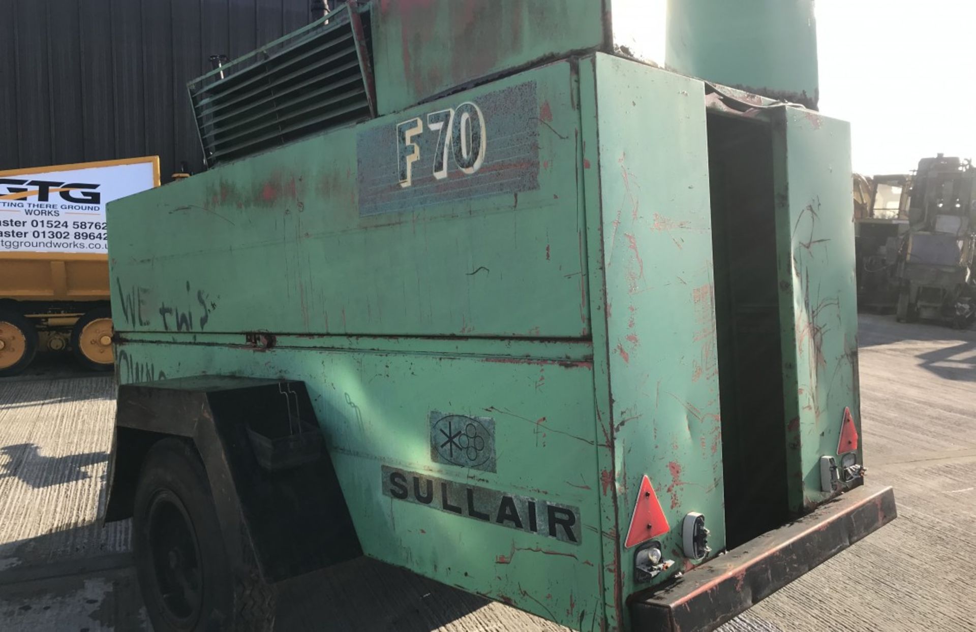 SULLAIR R70 DIESEL COMPRESSOR 285 CFM - Image 3 of 10