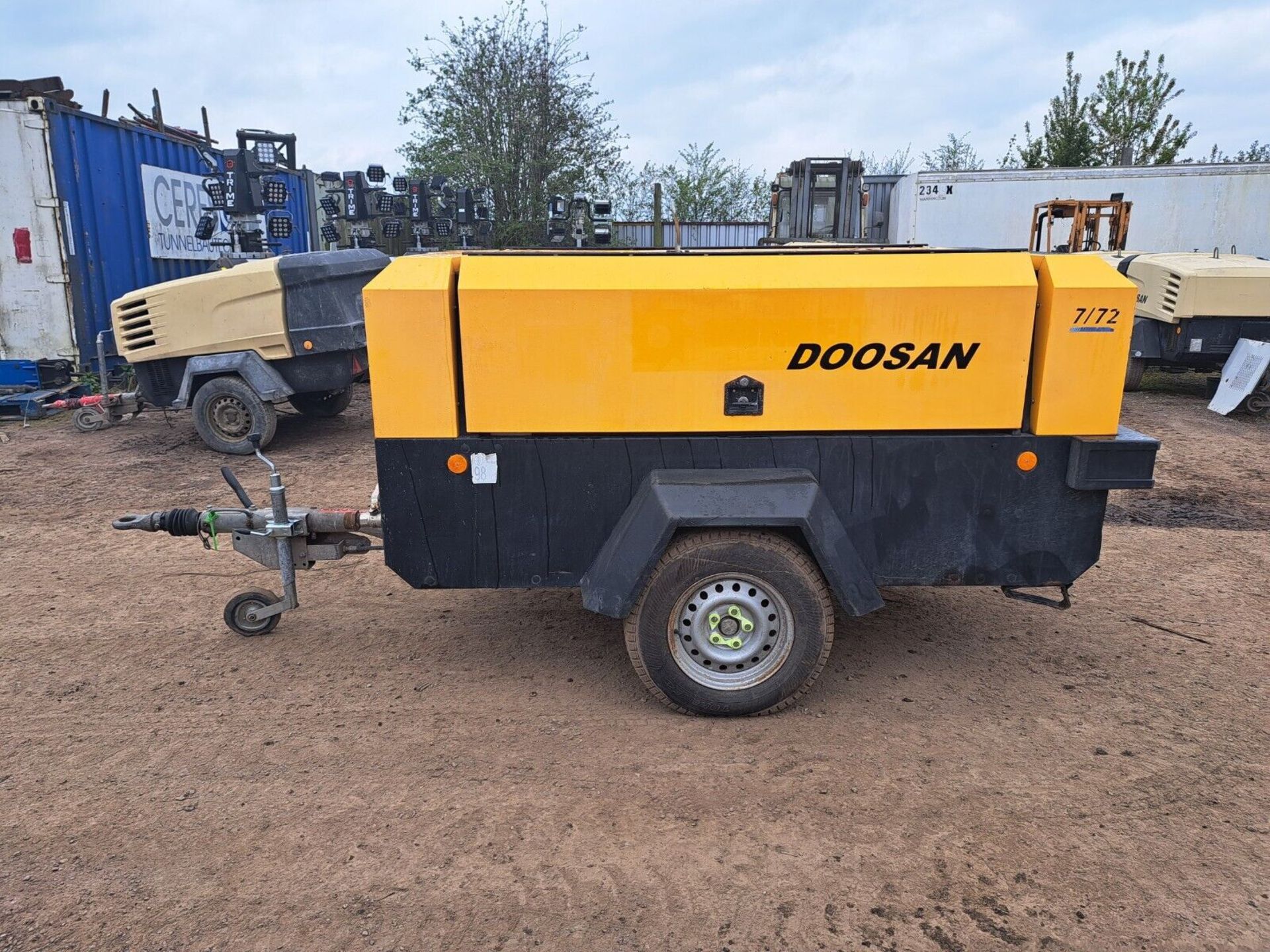 DOOSAN COMPRESSOR 7/72 PORTABLE COMPRESSOR 260CFM