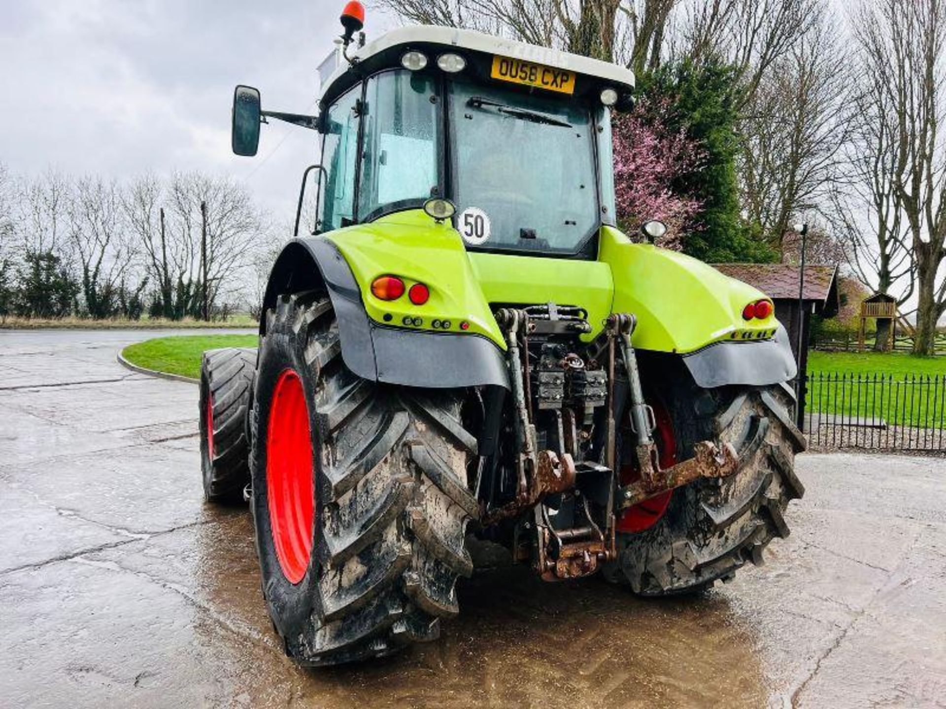 CLAAS AXION 810 4WD TRACTOR * YEAR 2008 * C/W FRONT LINKAGE - Image 3 of 19