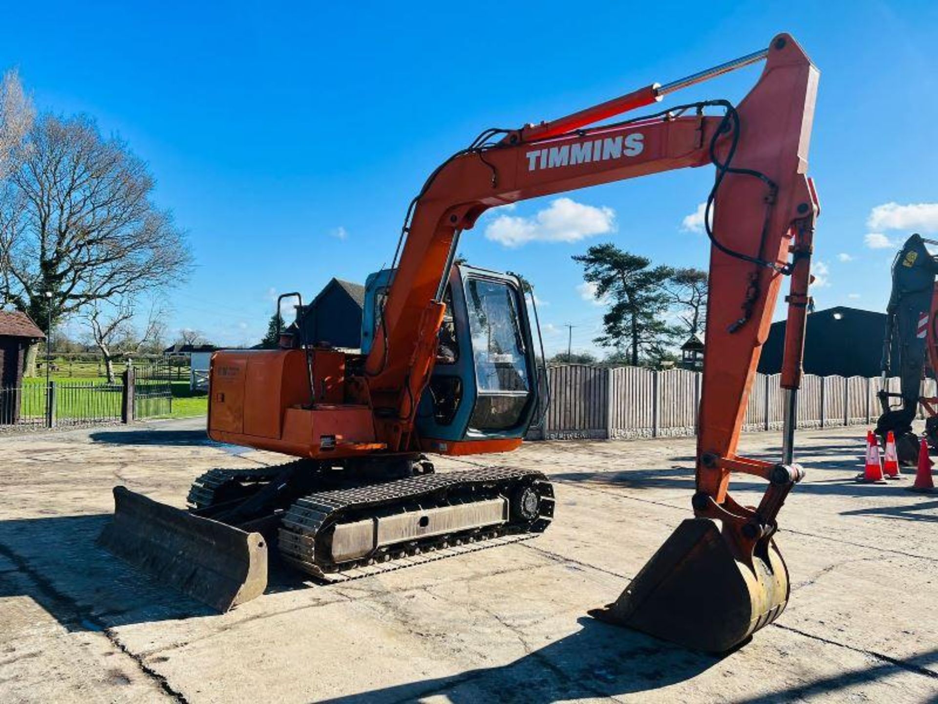 HITACHI EX60-3 TRACKED EXCAVATOR C/W BUCKET - Image 10 of 15